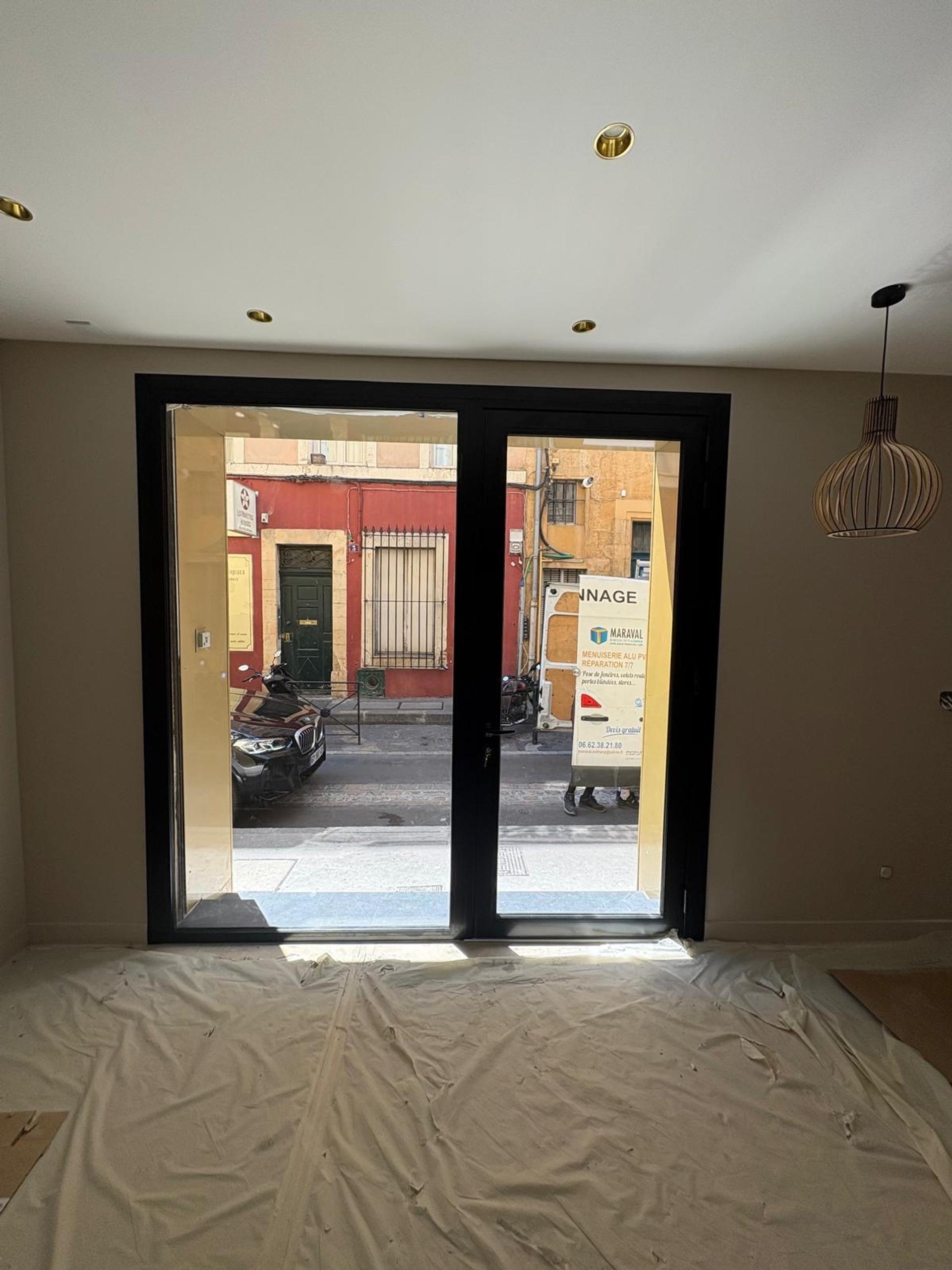 Devanture de magasin en aluminium avec vitrage SÉCURIT® miniature 3