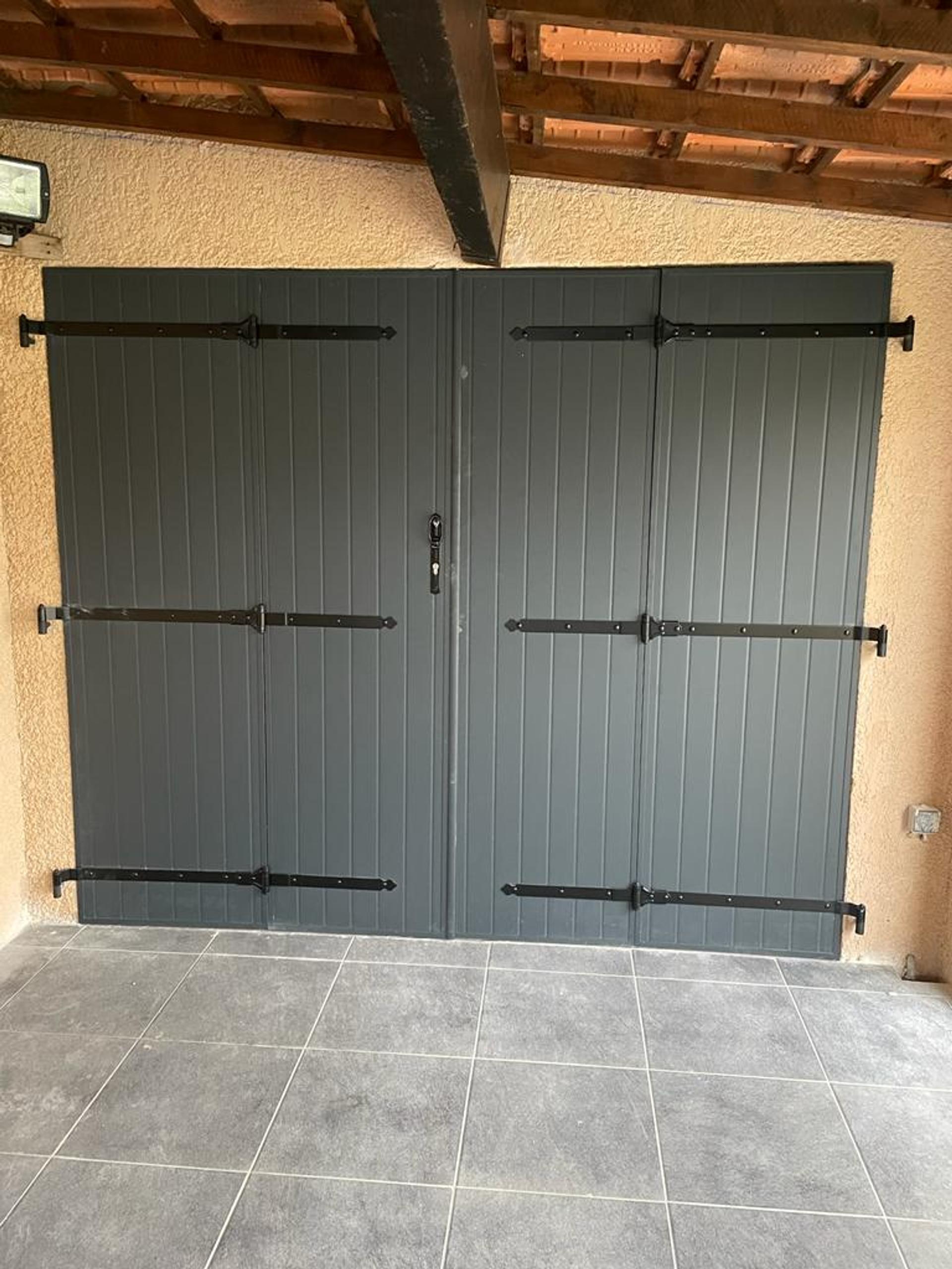 VOLET BATTANT ALUMINIUM miniature 2