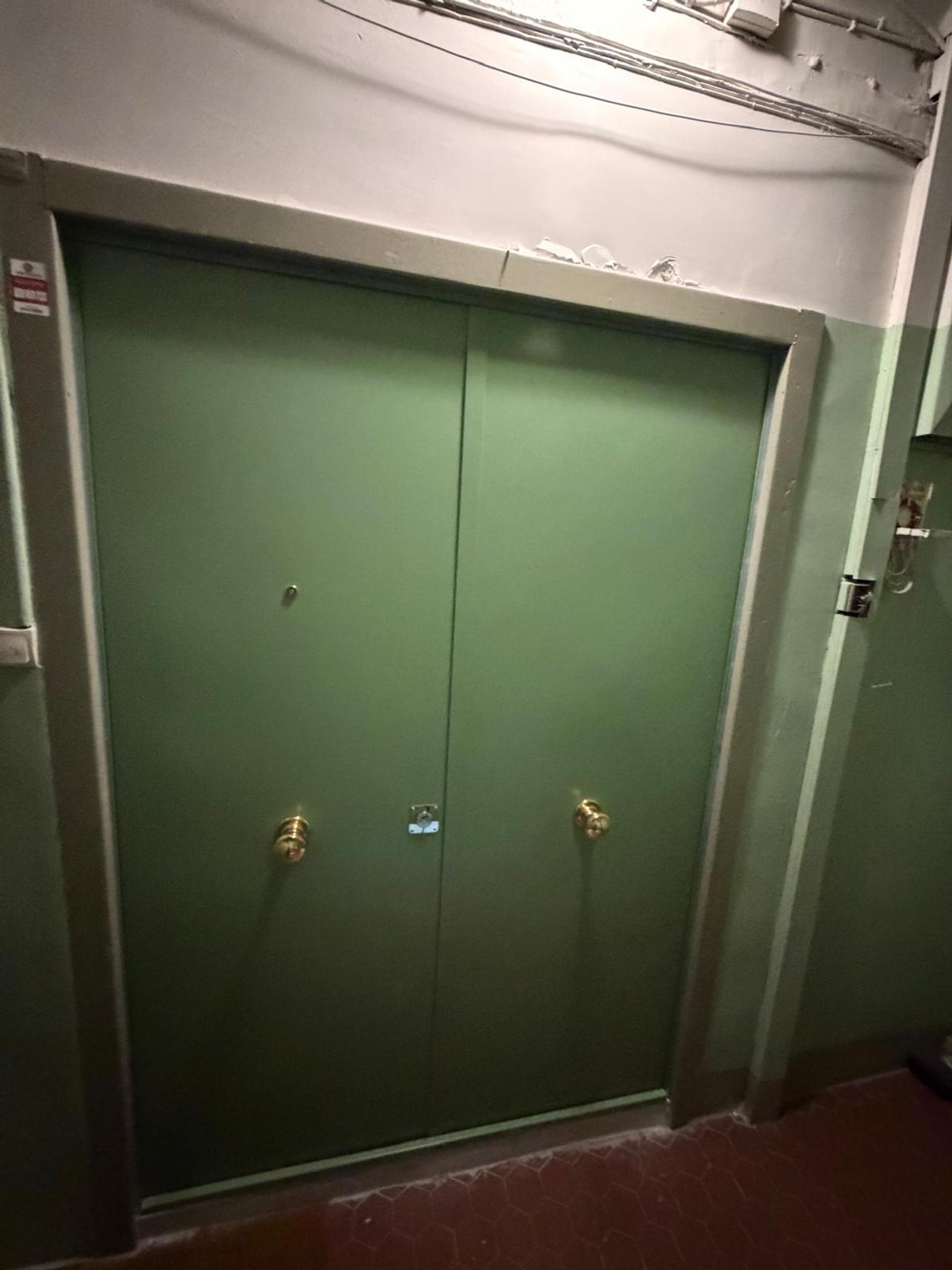 Porte blindée avec moulures intérieures – Serrure 5 points miniature 3