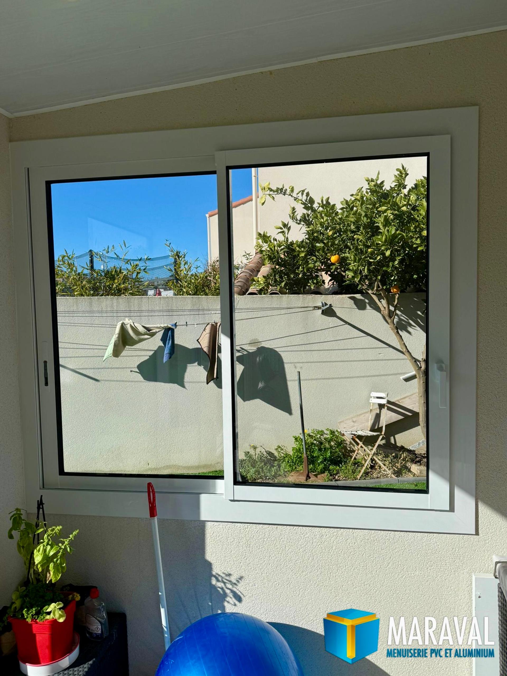 Fenêtre coulissante ATLANTEM avec volet solaire Somfy miniature 4