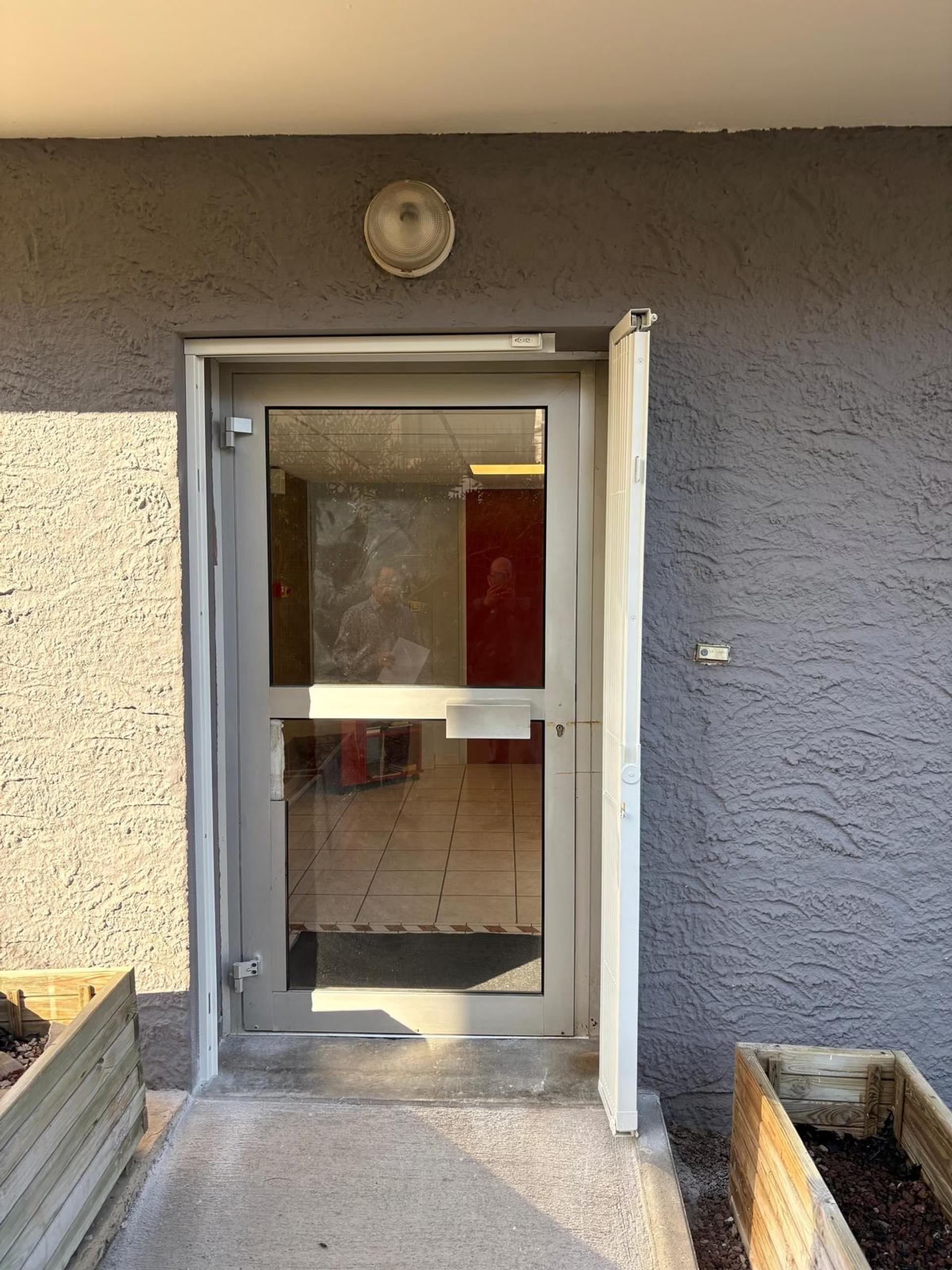 GRILLE EXTENSIBLE COMMERCE miniature 2