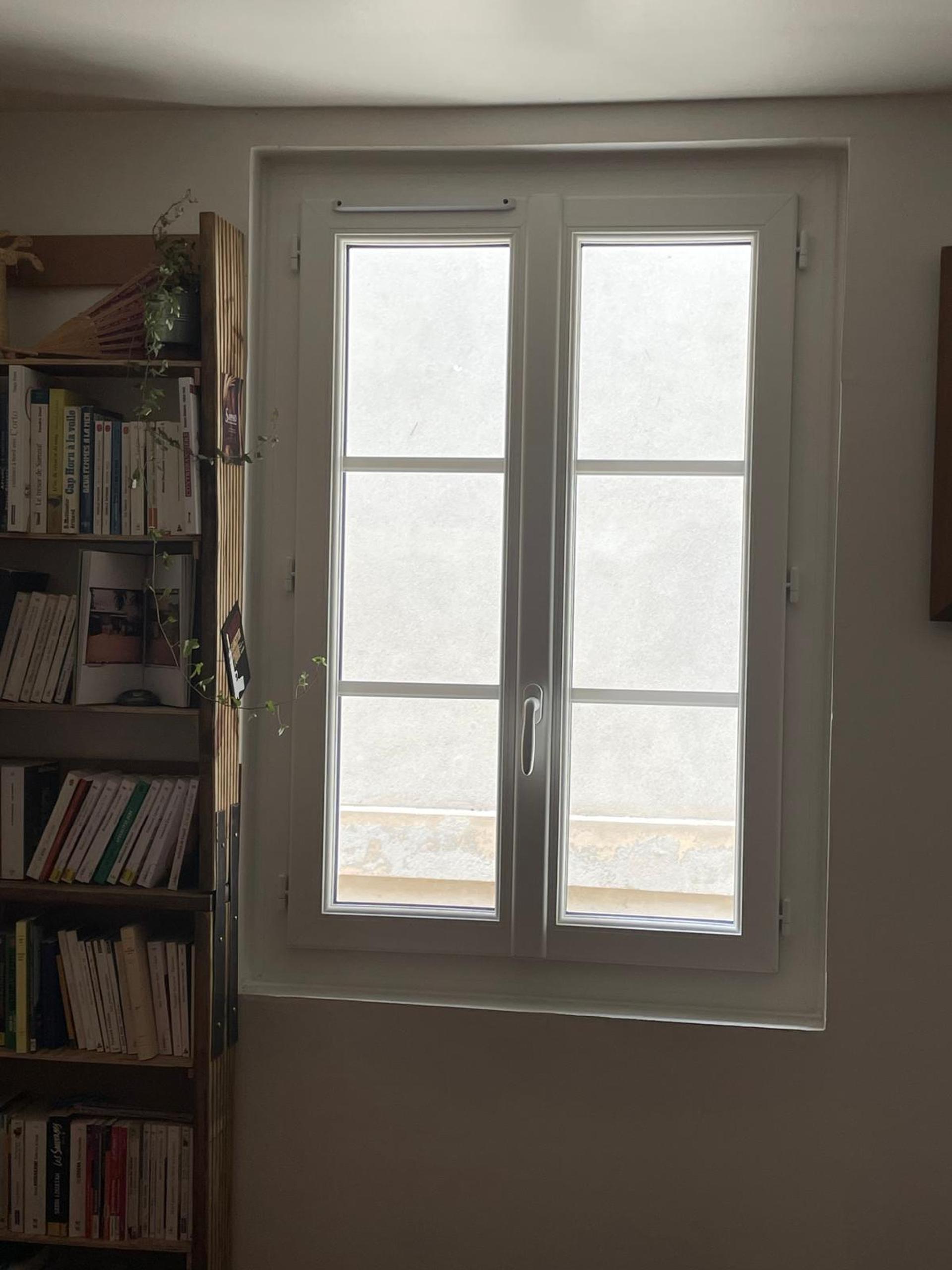 FENETRE PVC 2 VANTAUX