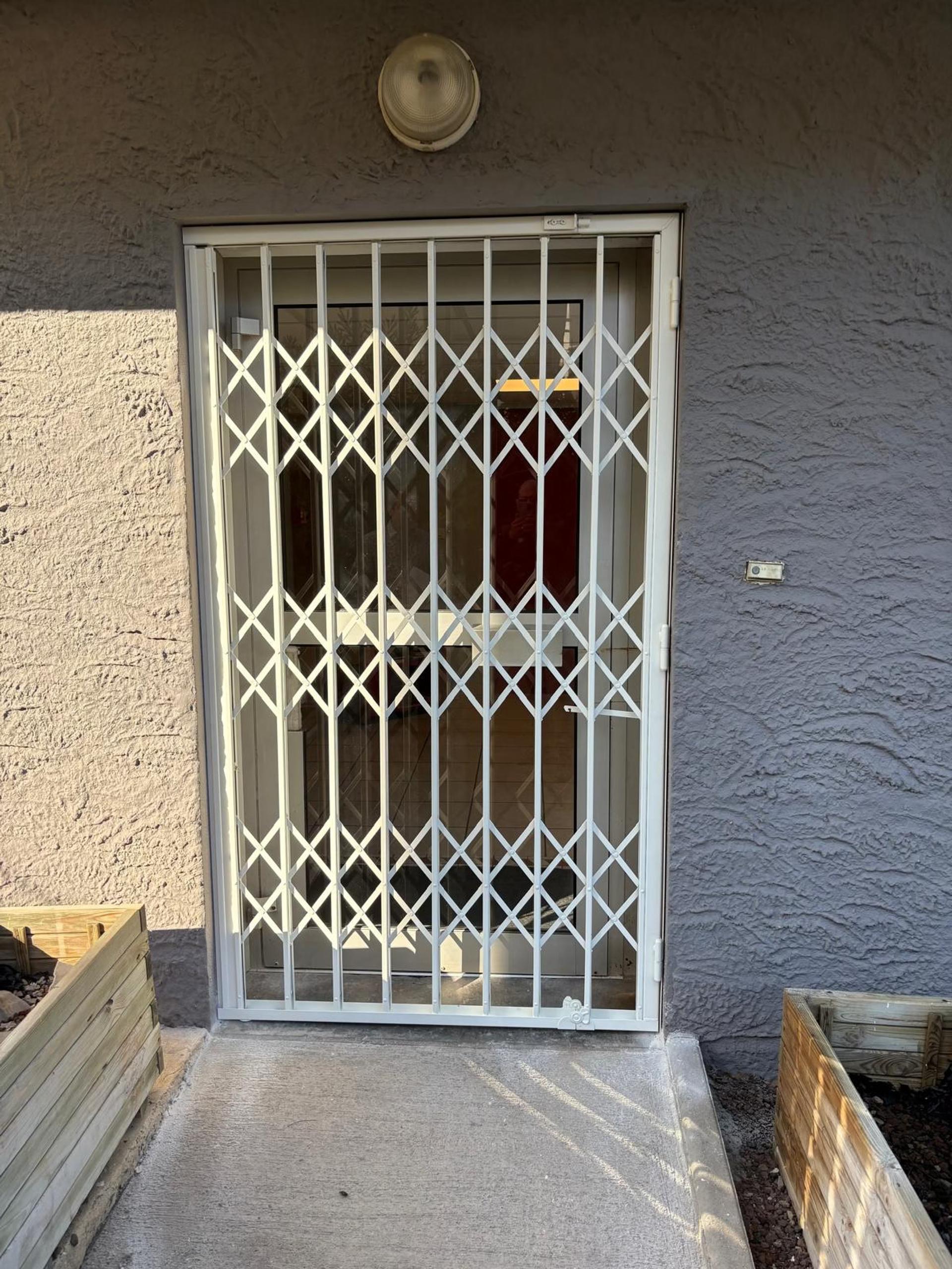 GRILLE EXTENSIBLE COMMERCE