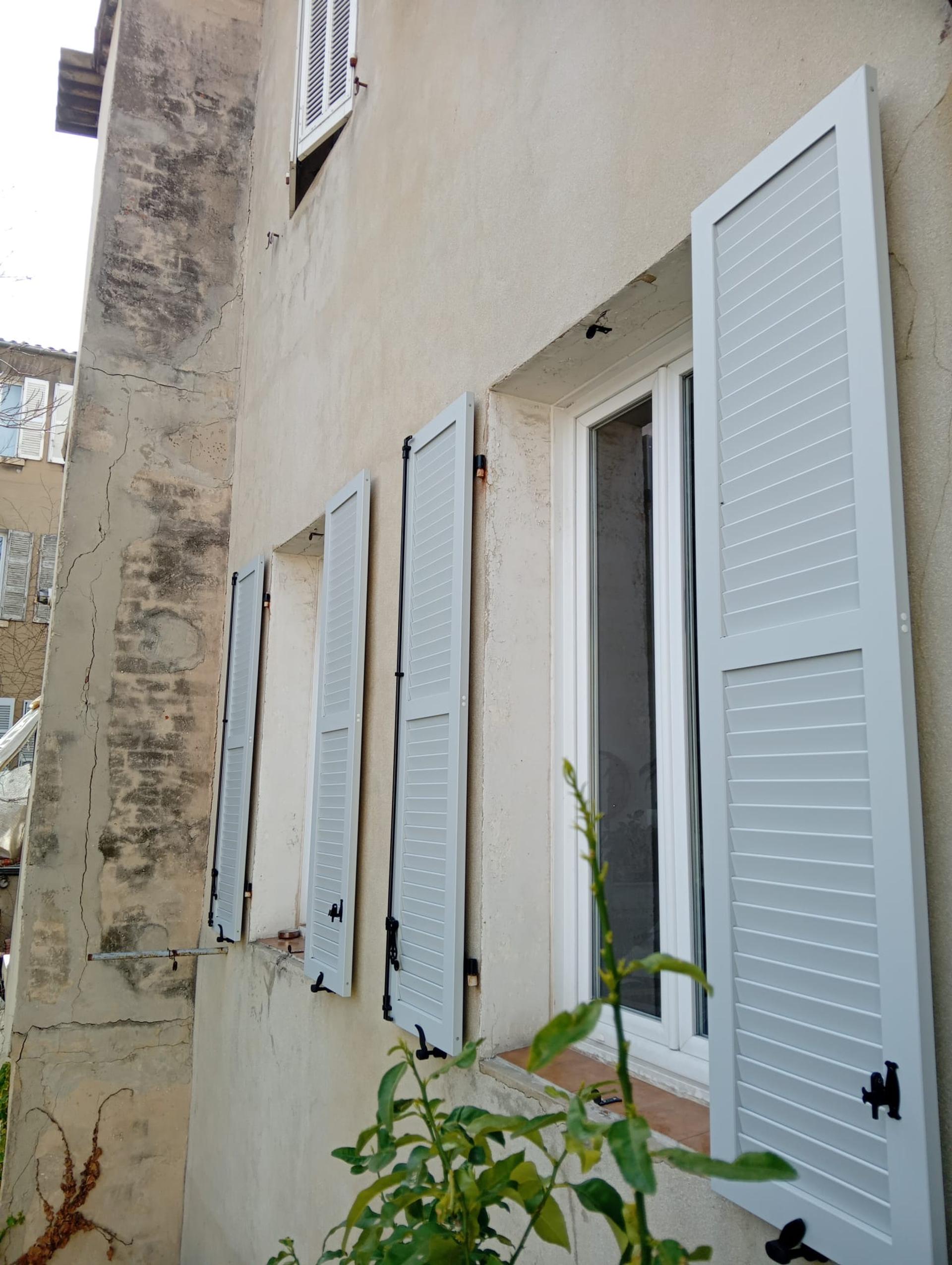 VOLET BATTANT ALUMINIUM