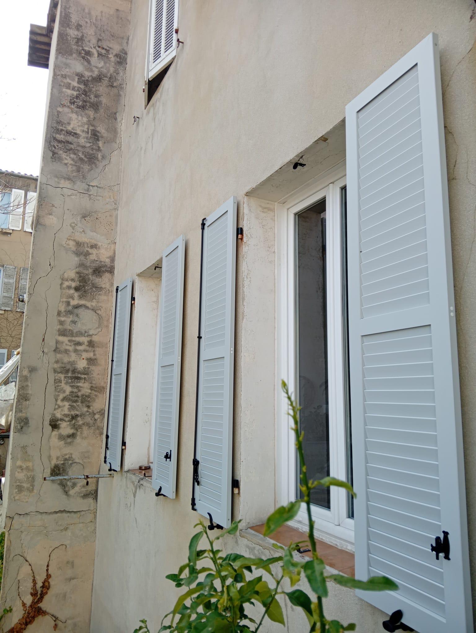 VOLET BATTANT ALUMINIUM