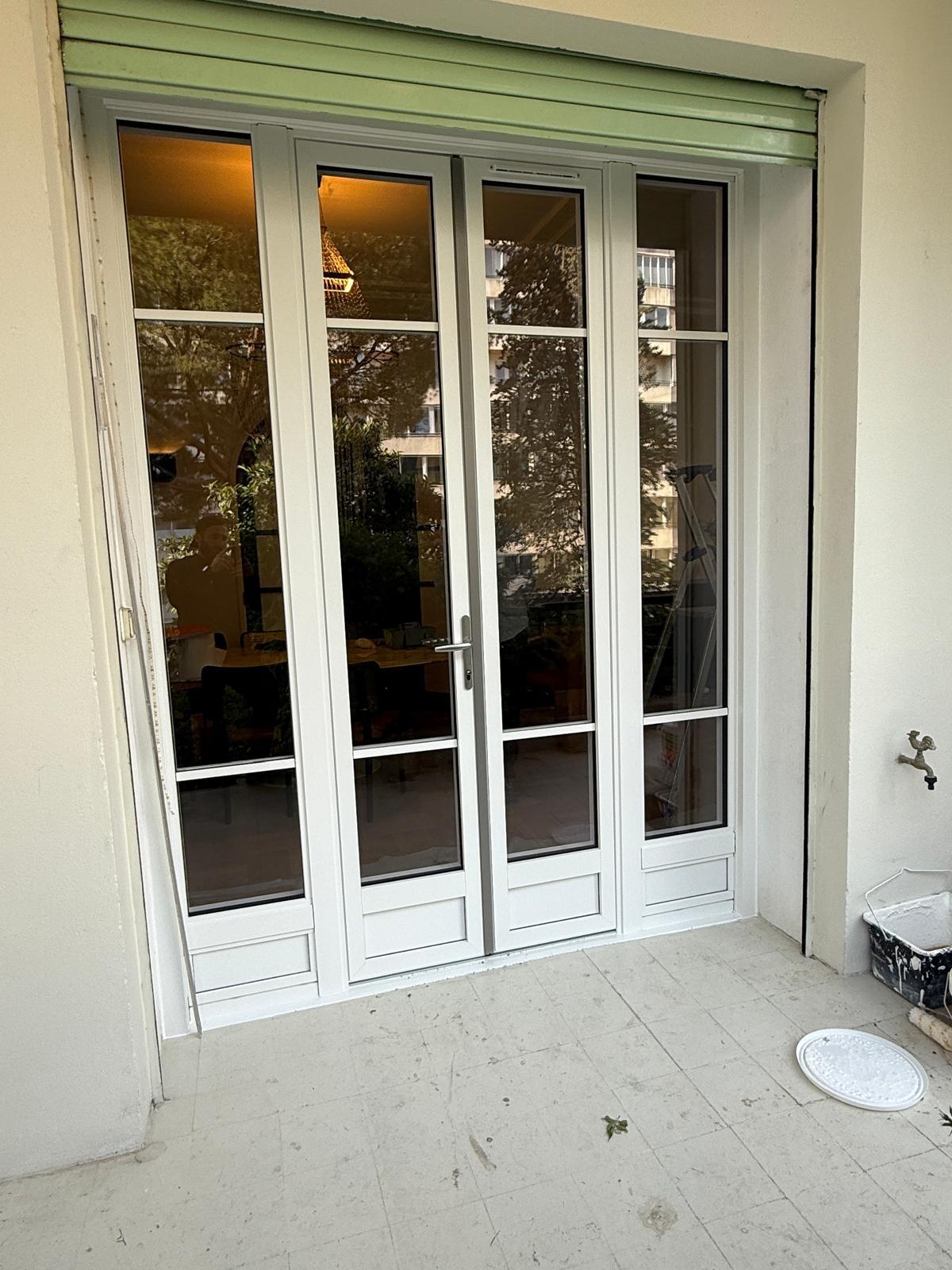 Ensemble de fenêtres fixes mixte bois aluminium MINCO