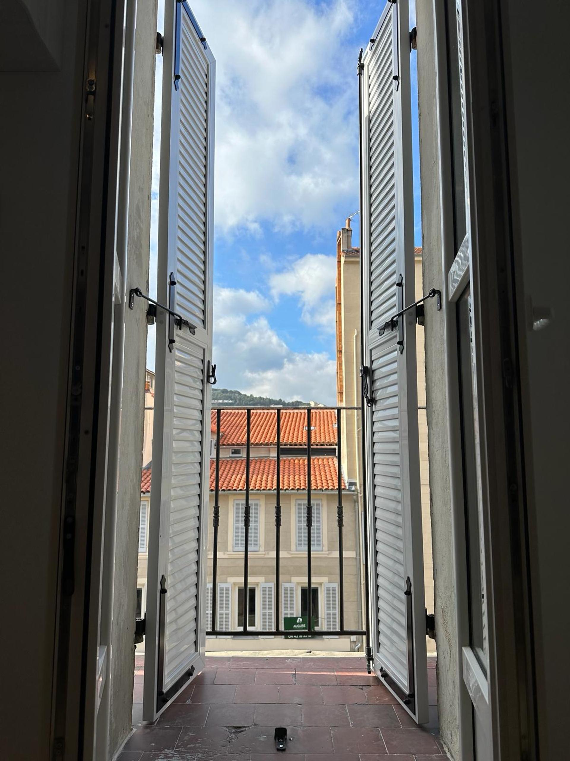 VOLET BATTANT PVC miniature 2