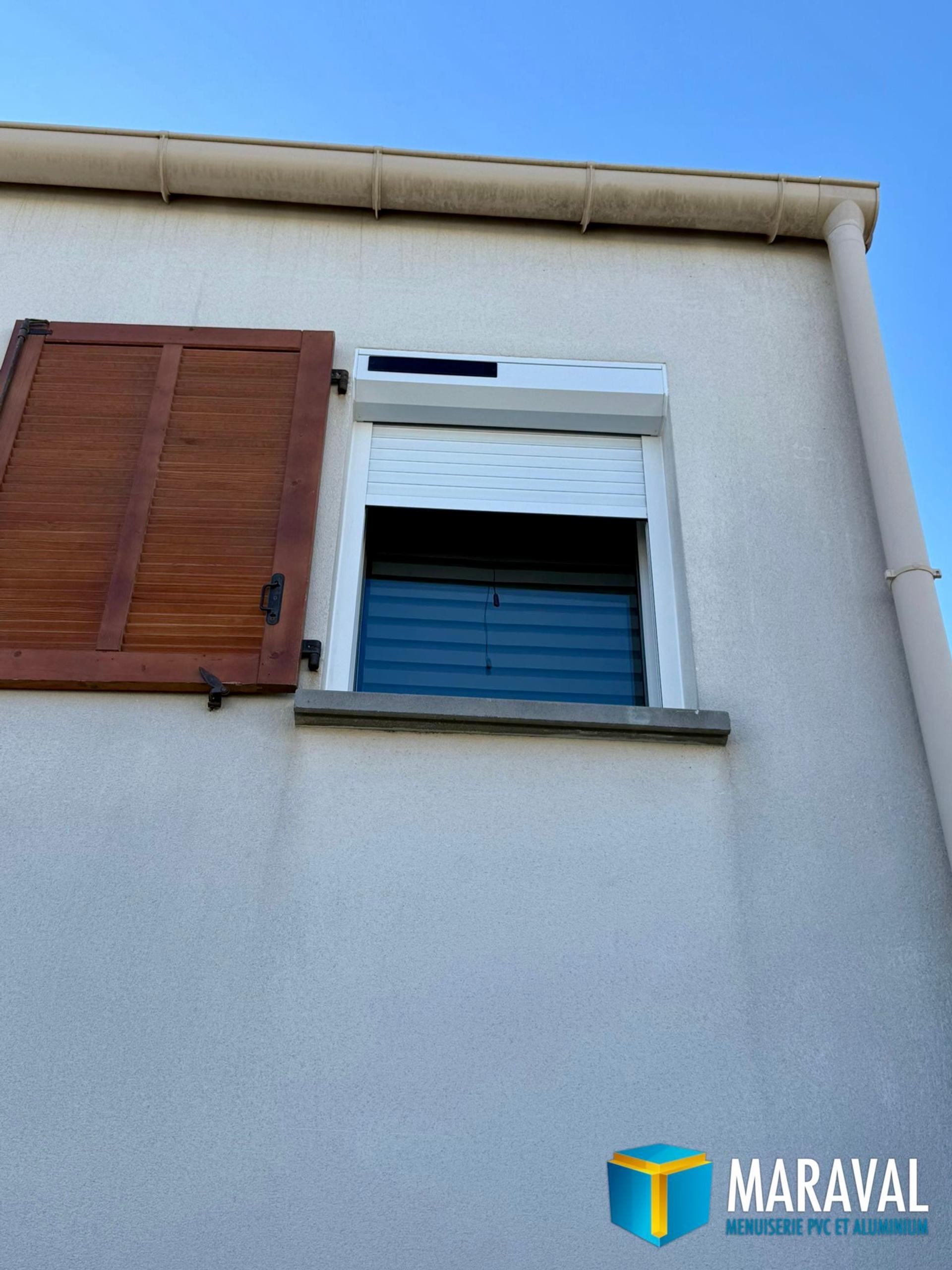 Fenêtre coulissante ATLANTEM avec volet solaire Somfy miniature 9