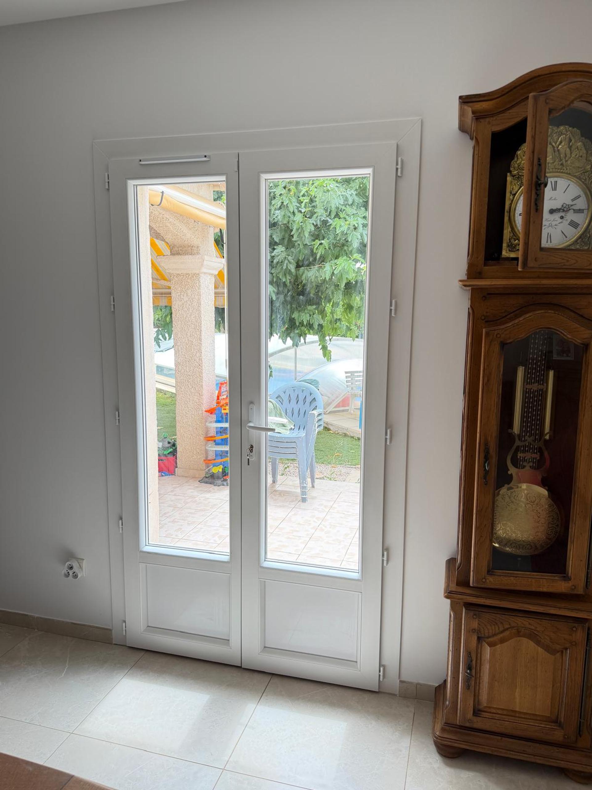 Fenêtre PVC blanche sur mesure miniature 7