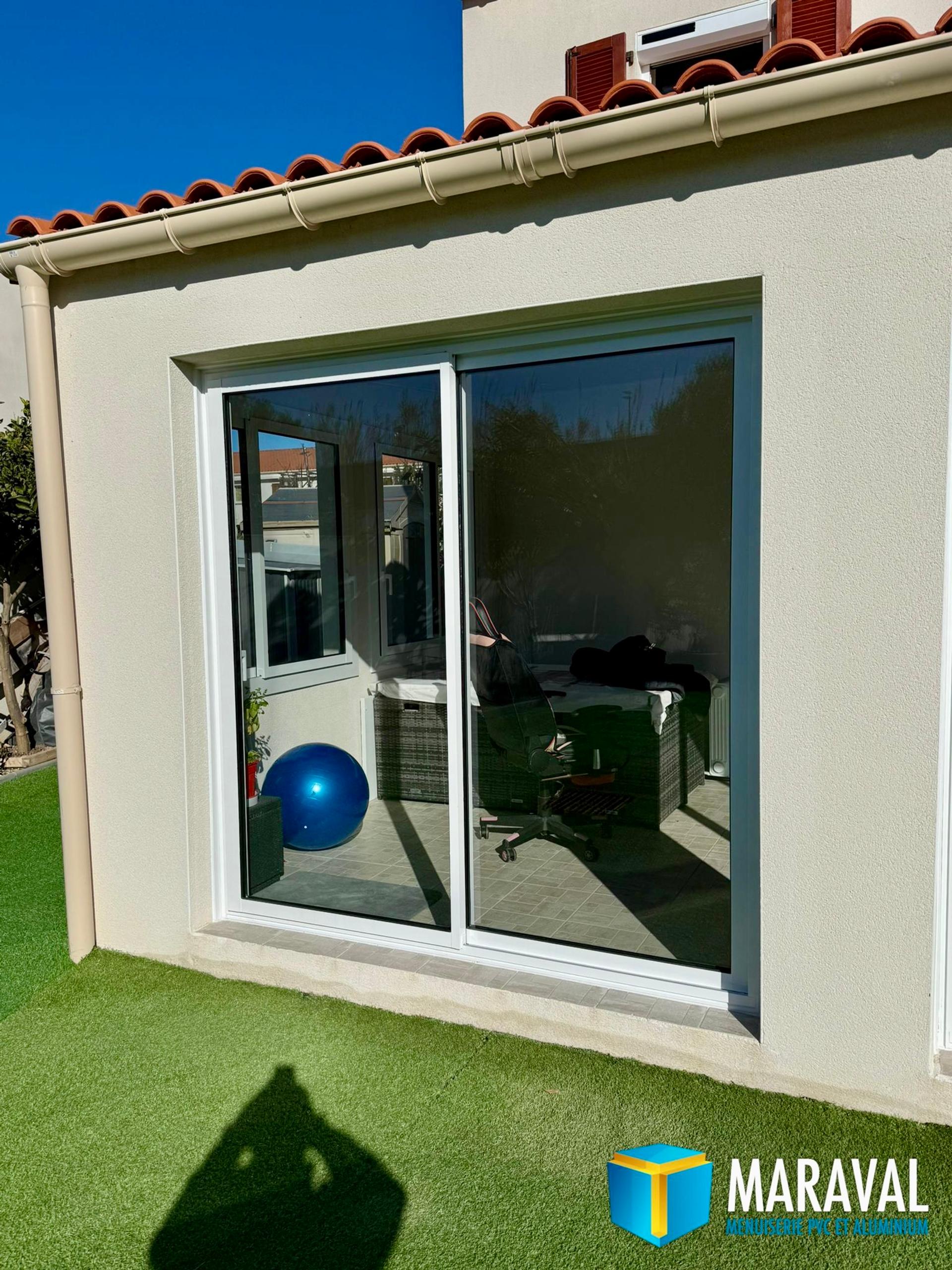 Fenêtre coulissante ATLANTEM avec volet solaire Somfy miniature 10