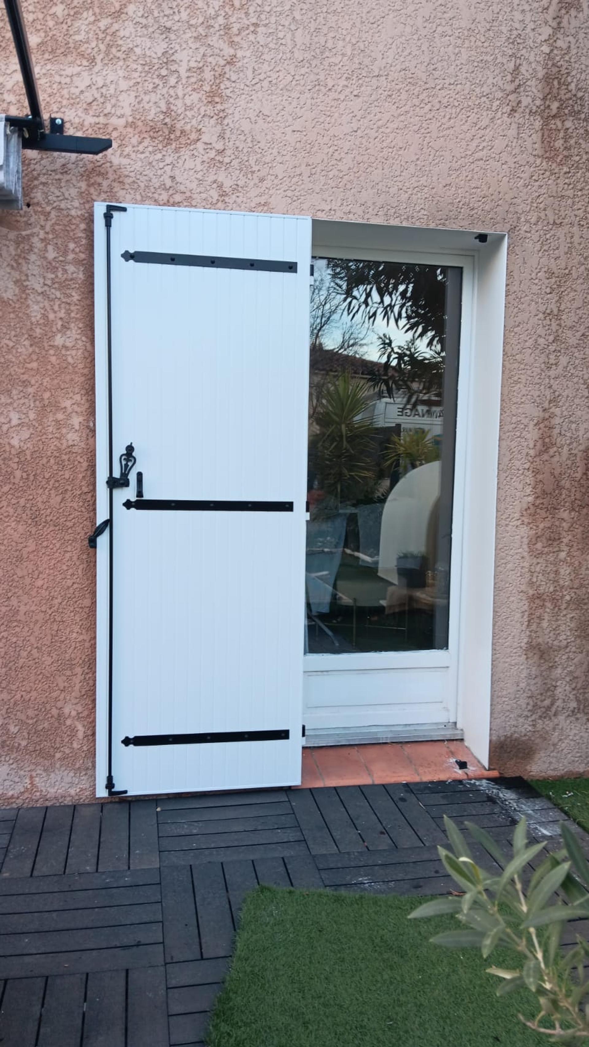 VOLET BATTANT PVC miniature 2