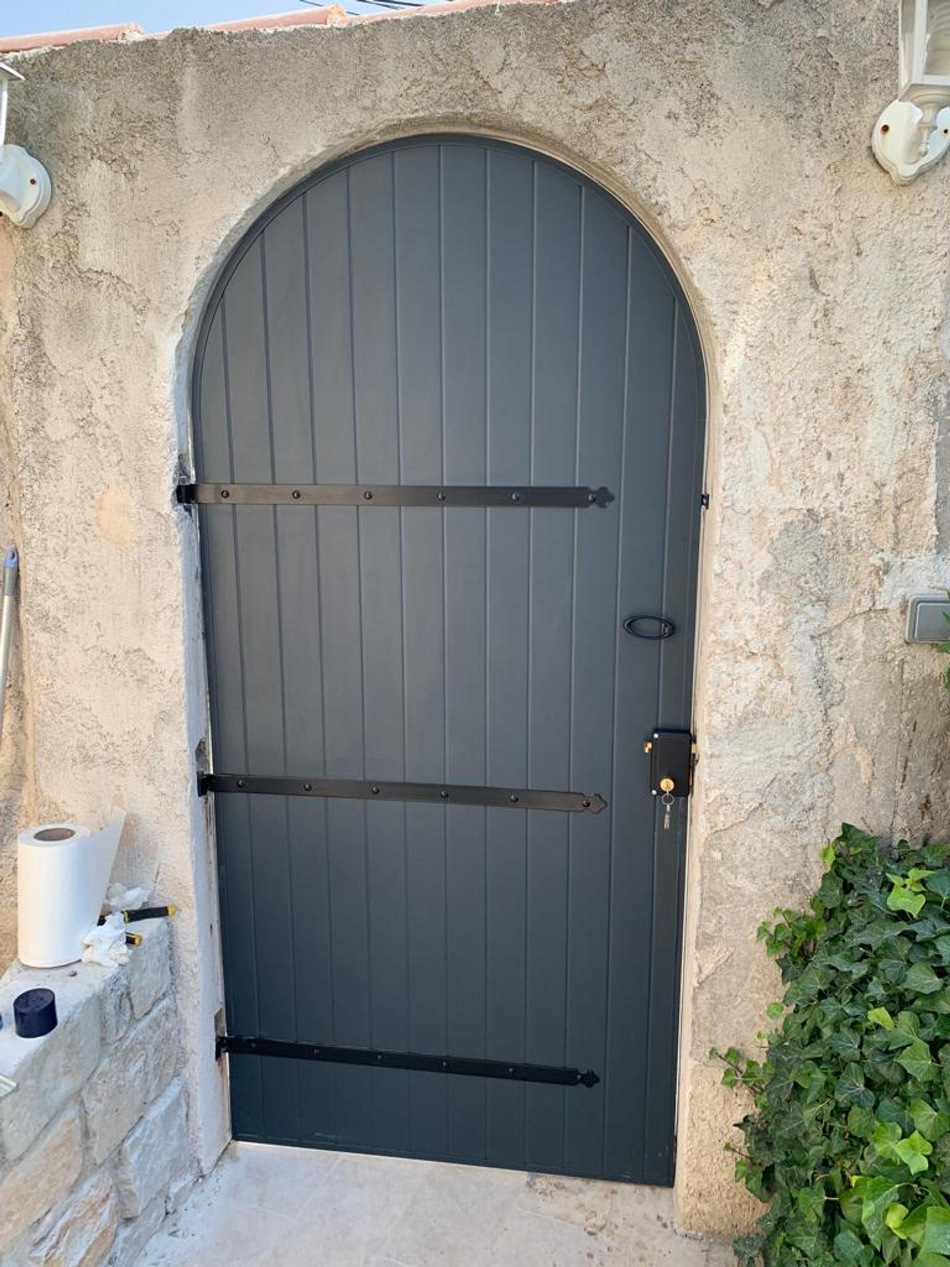 PORTILLON EN ALUMINIUM