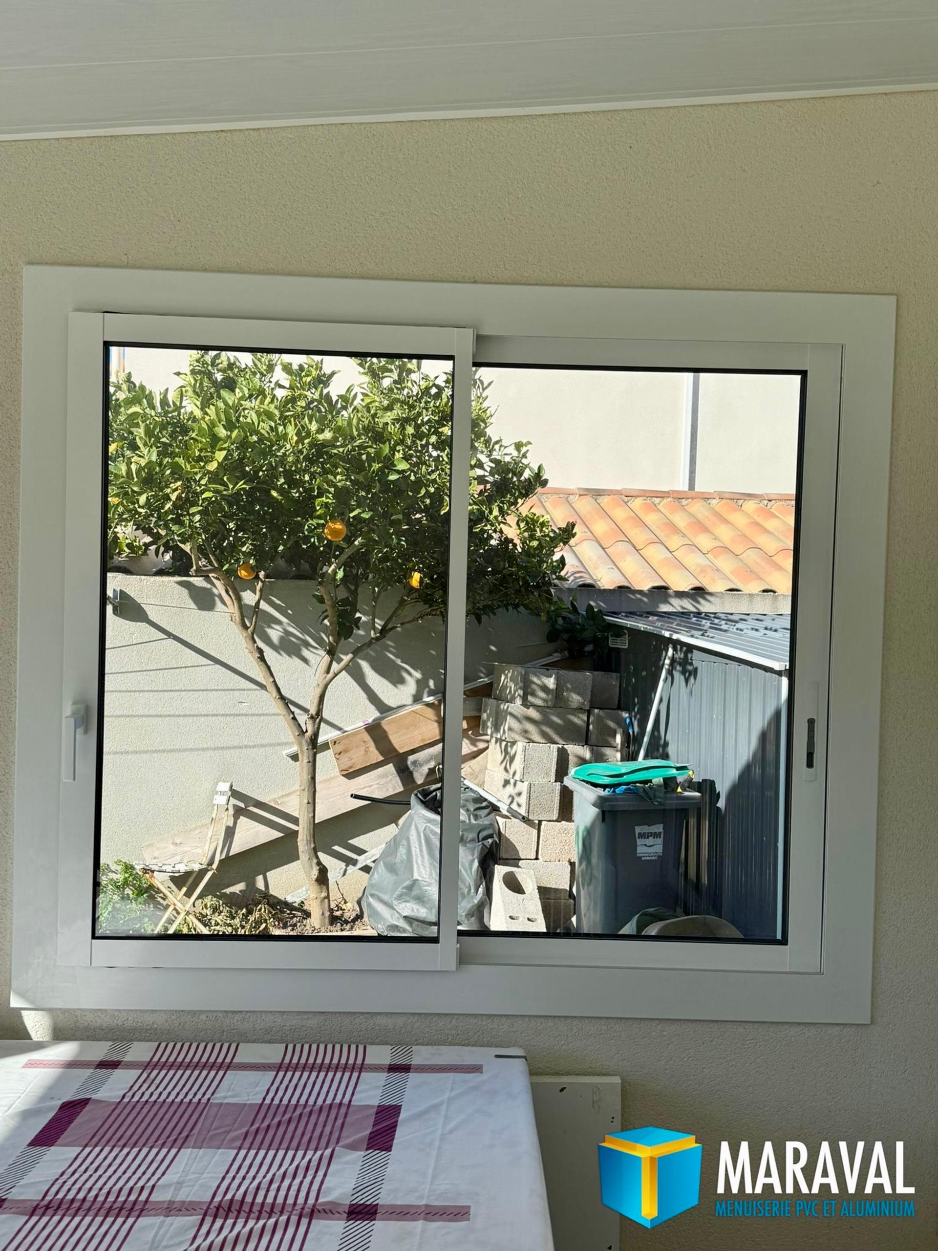 Fenêtre coulissante ATLANTEM avec volet solaire Somfy miniature 11