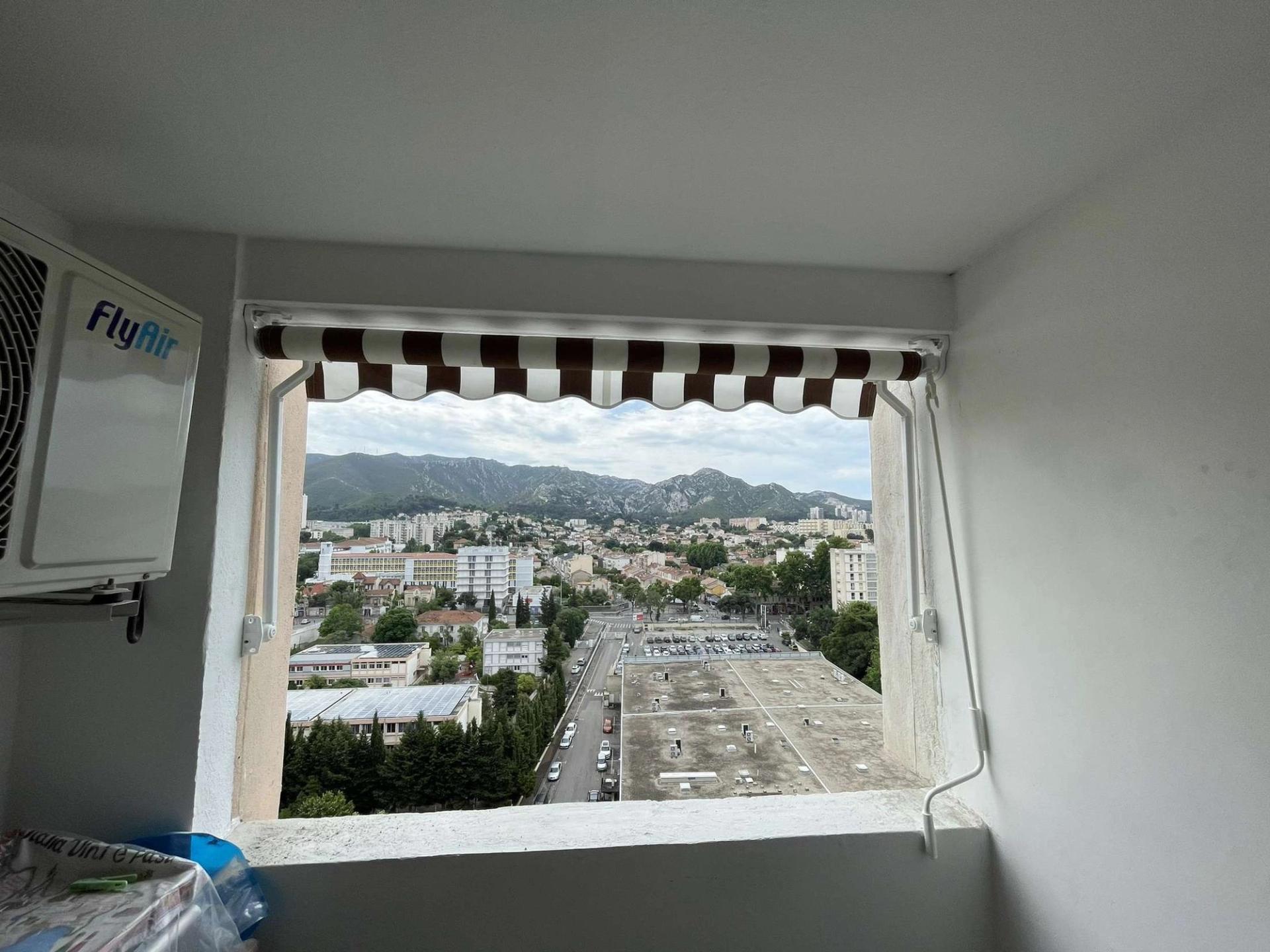 STORE A BRAS miniature 3