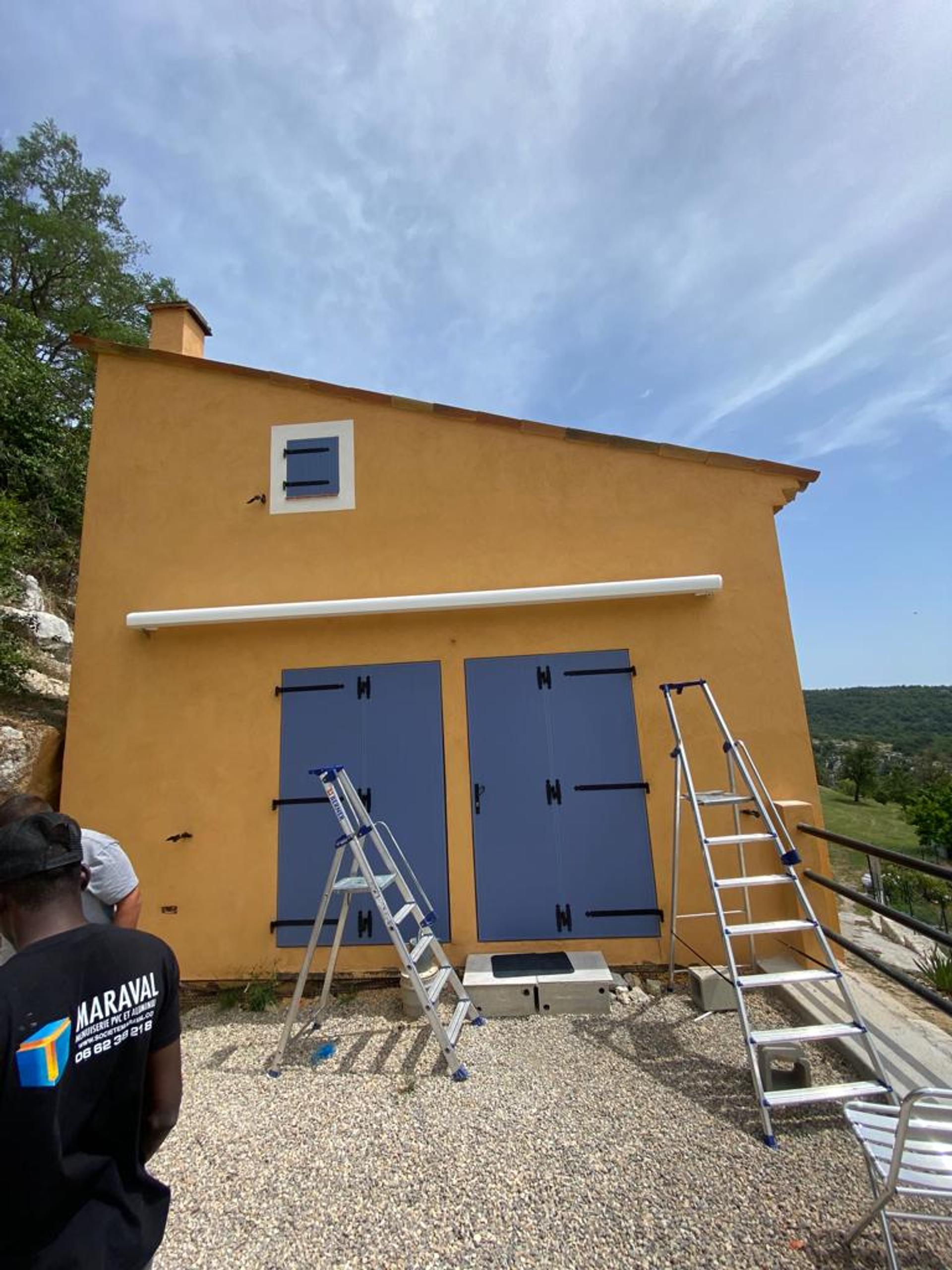 STORE À COFFRE AVEC LED miniature 3