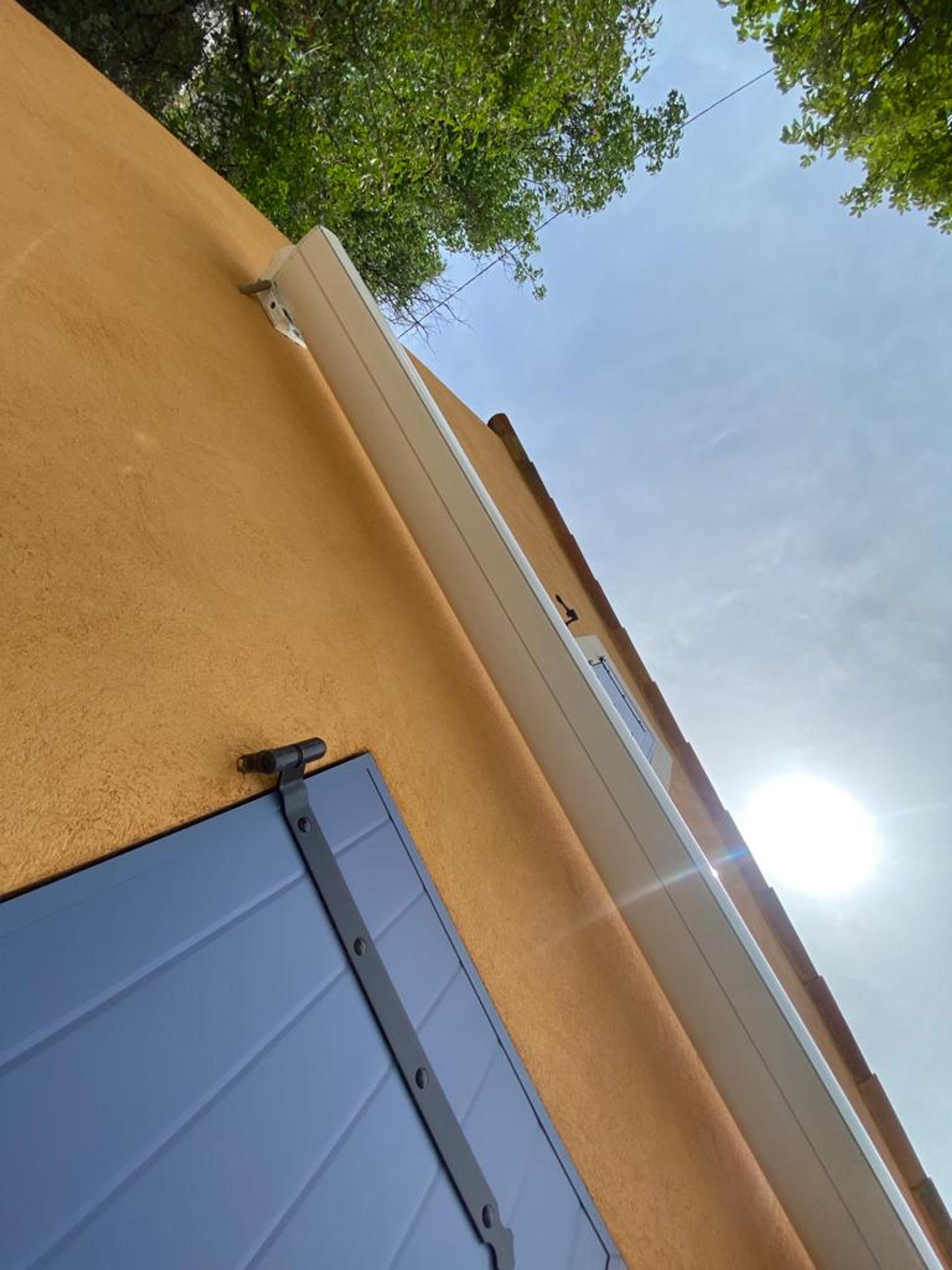 STORE À COFFRE AVEC LED miniature 4