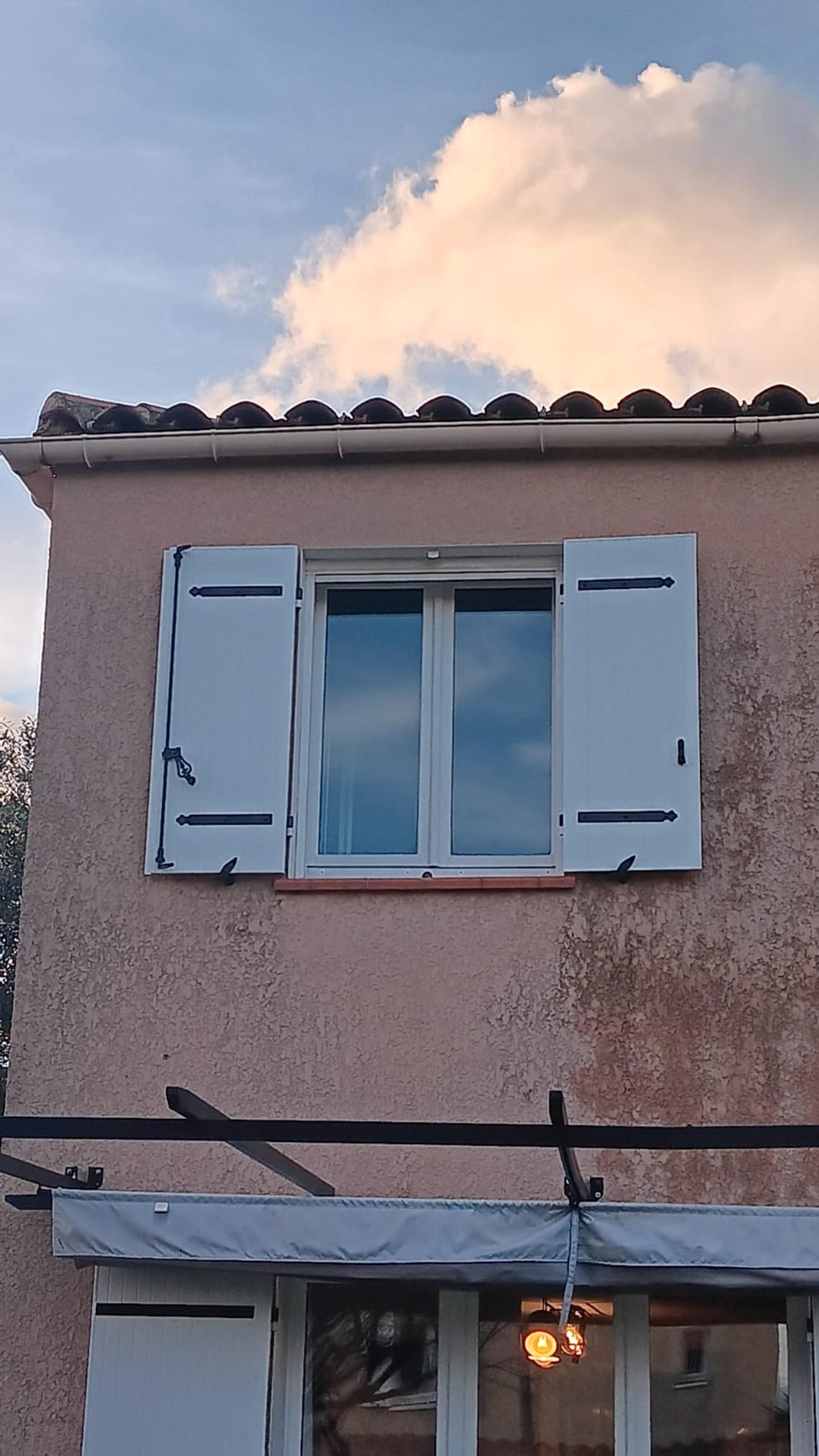 VOLET BATTANT PVC miniature 3