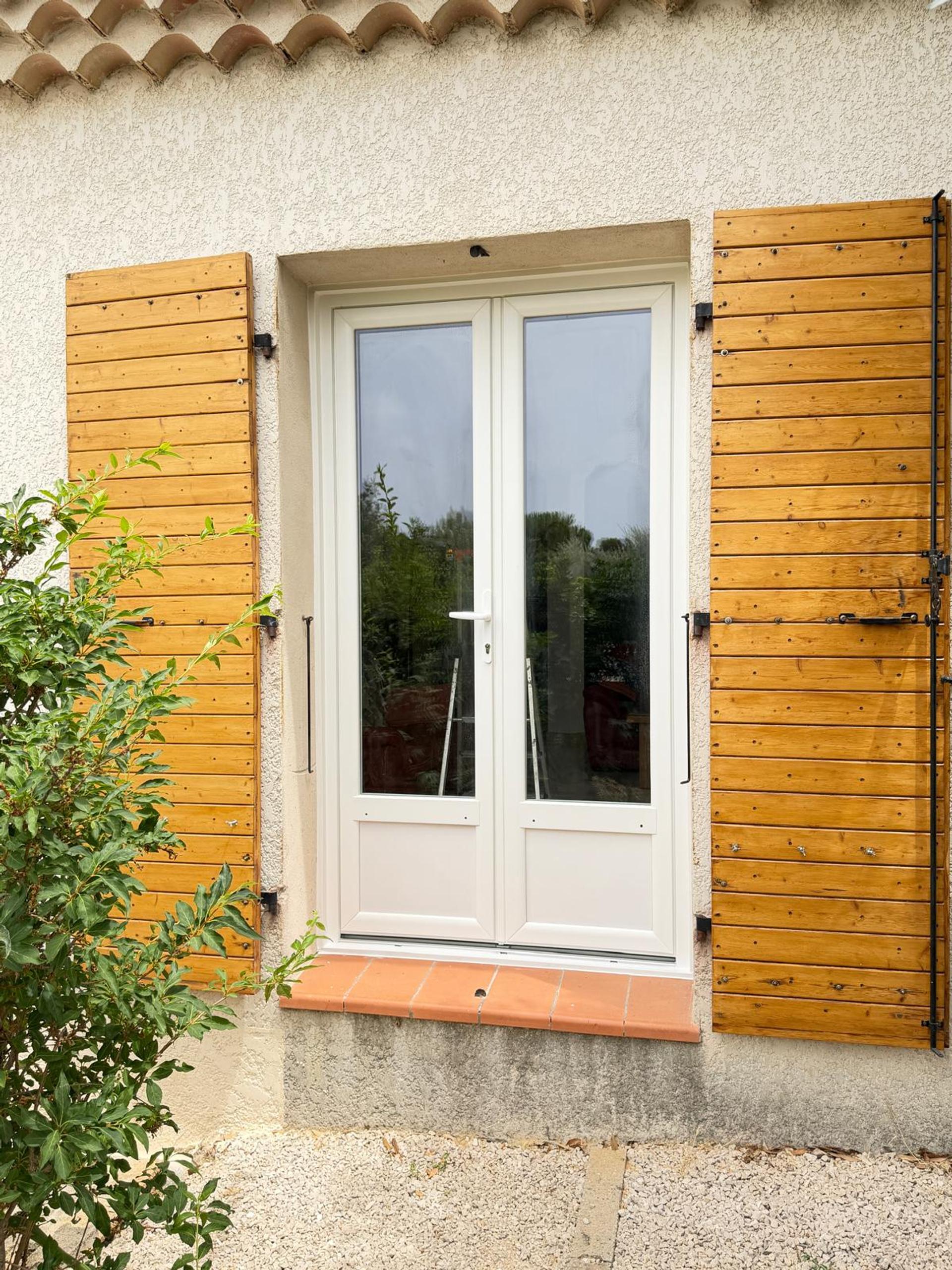 Fenêtre PVC blanche sur mesure miniature 3