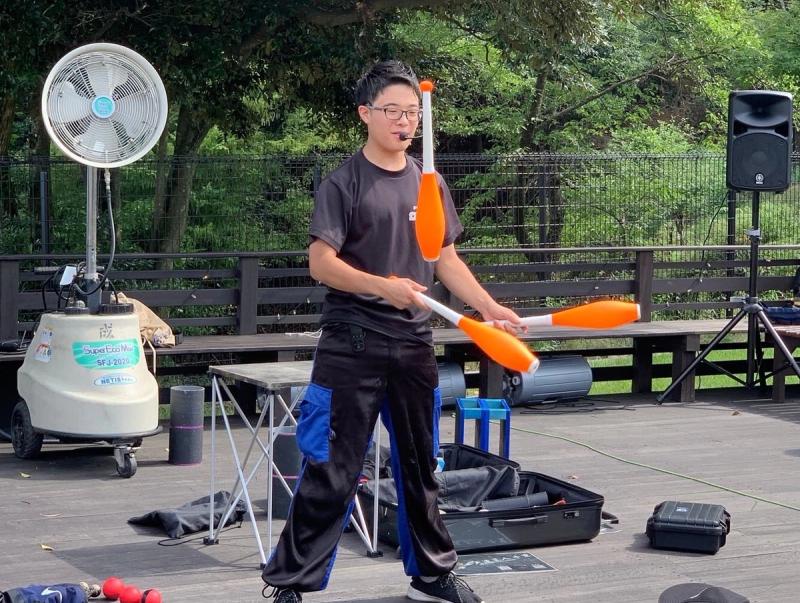 大道芸人 千里 パフォーマンス写真