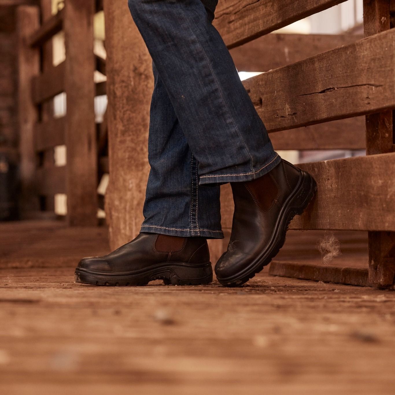 906 Boulder is a wide, deep fitting work...

#RossiBoots