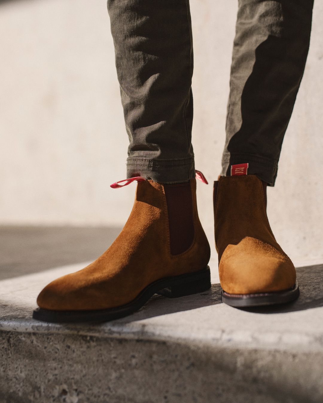 Crafted To Last | The Suede Edit

Whether you're stepping into suede or ch...

#RossiBoots
