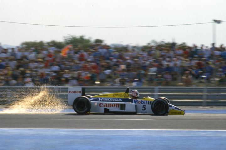 Nigel Mansell drives the Williams FW11 to victory at the 1986 French Grand Prix