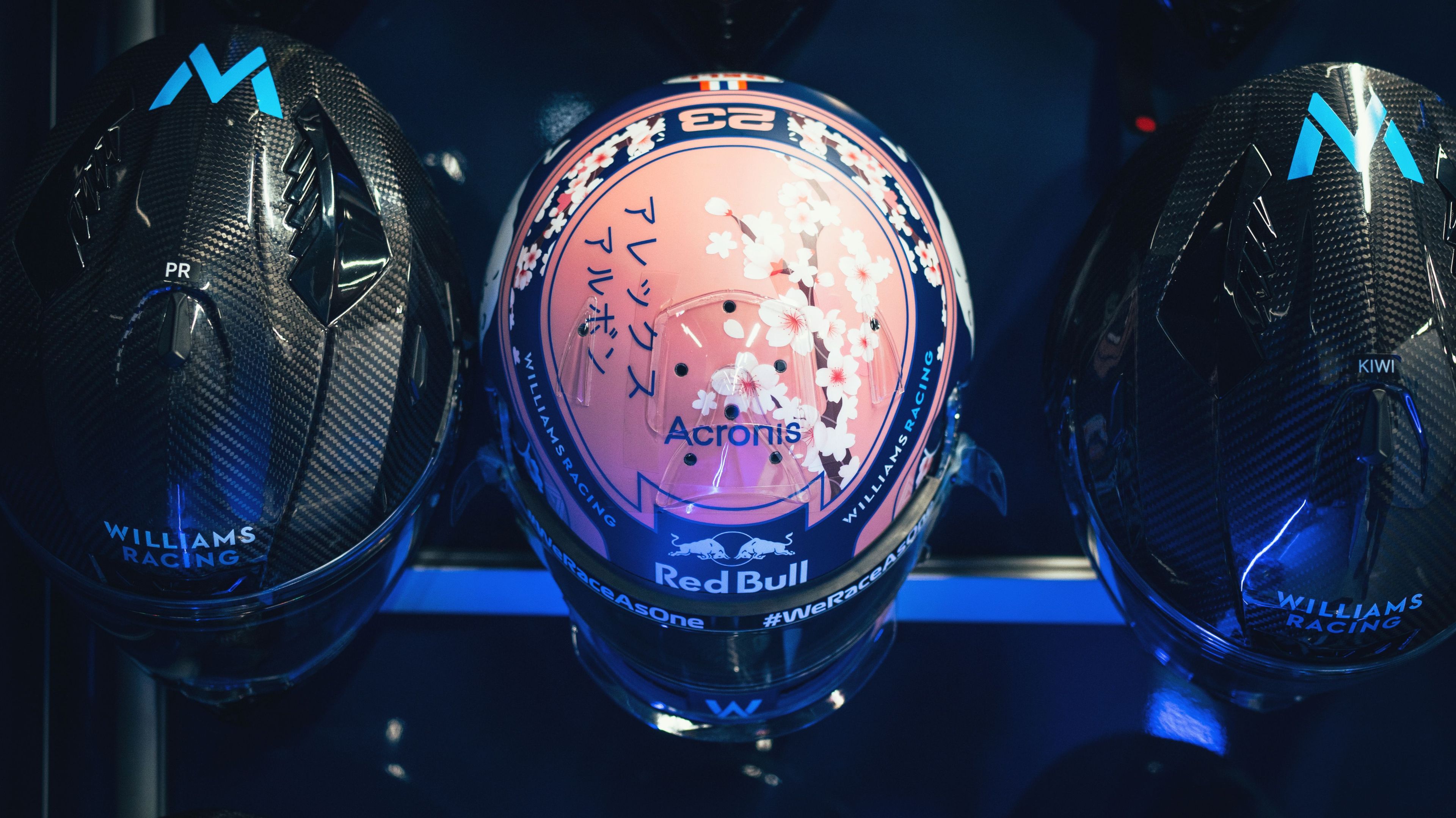 In Photos: Alex Albon's Sakura-inspired helmet for Suzuka