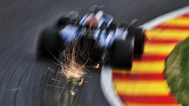 Alex sends sparks flying with his incredible pace to reach his first Q3 with Williams!
