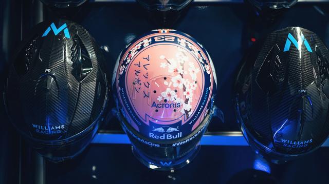 It’s another beautiful helmet to add to Alex’s 2022 collection