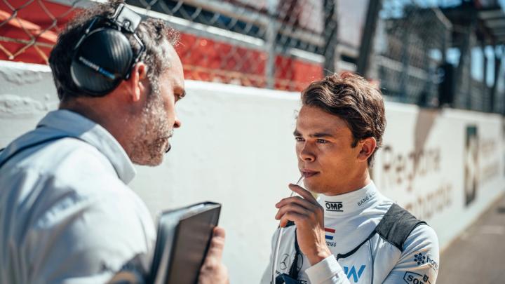 Race Engineer James Urwin and Nyck de Vries in conversation ahead of the Italian Grand Prix
