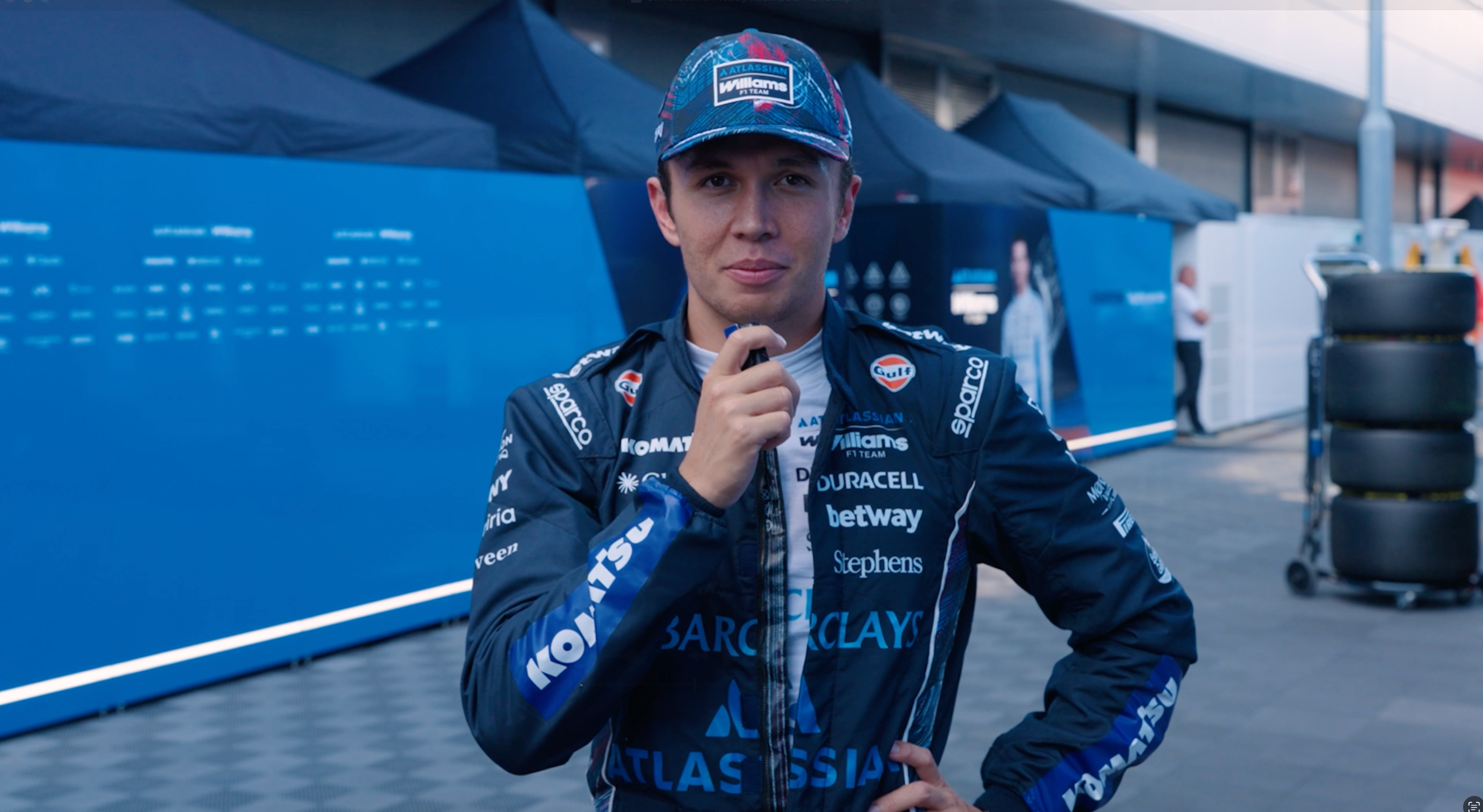 　F1　williams バッグ　2001 AG COMPAQ Allia Alex on making 'a step forward' on Friday at Silverstone