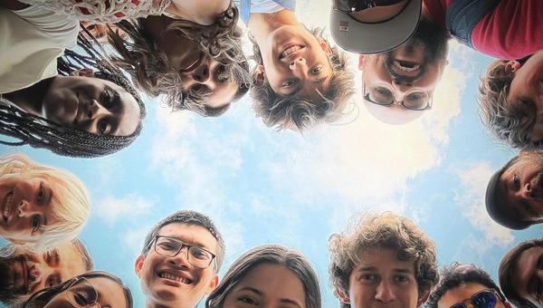 18 Stood In A Circle