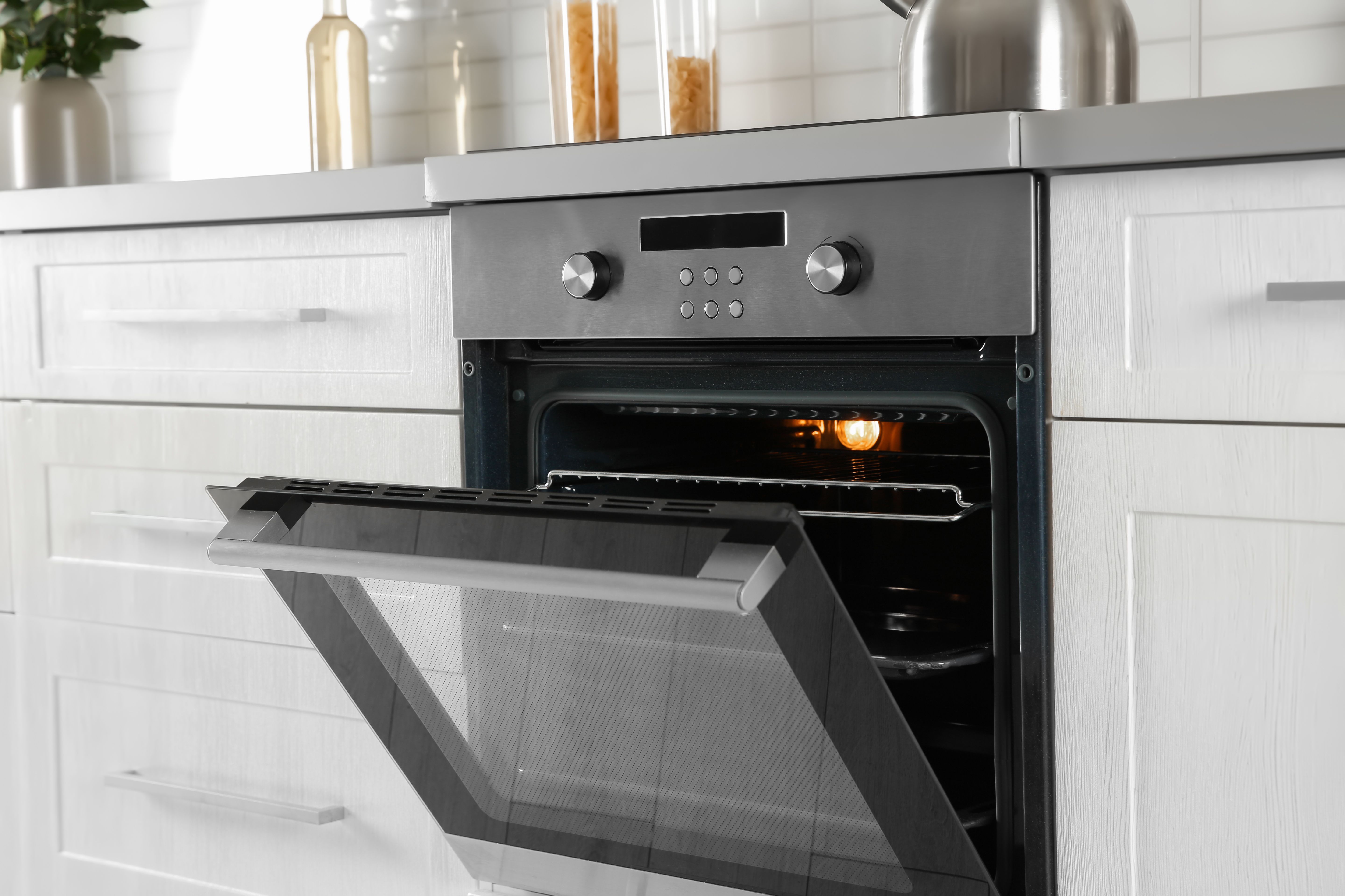 How to Fix an Oven Door That Doesn't Close All the Way? HomeAlliance