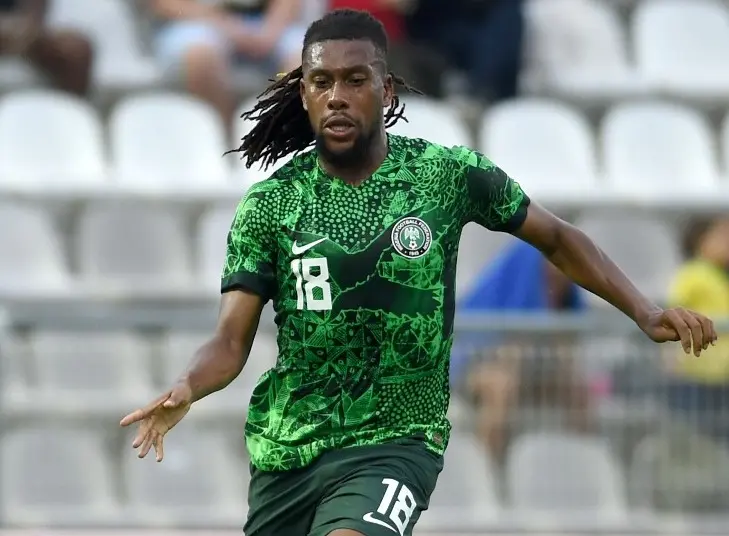 Cover image for Iwobi reveals Osimhen's support after vile abuse on social media