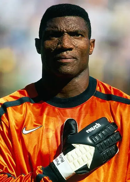 Cover image for Waidi Akanni praises Lagos govt, associates, friends on Peter Rufai's burial