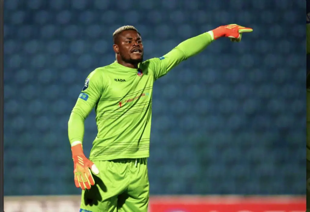 Cover image for QPR joins race for Nwabali