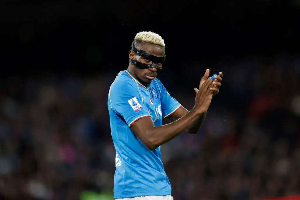 Cover image for Osimhen fuels PSG transfer speculation, travels to Paris
