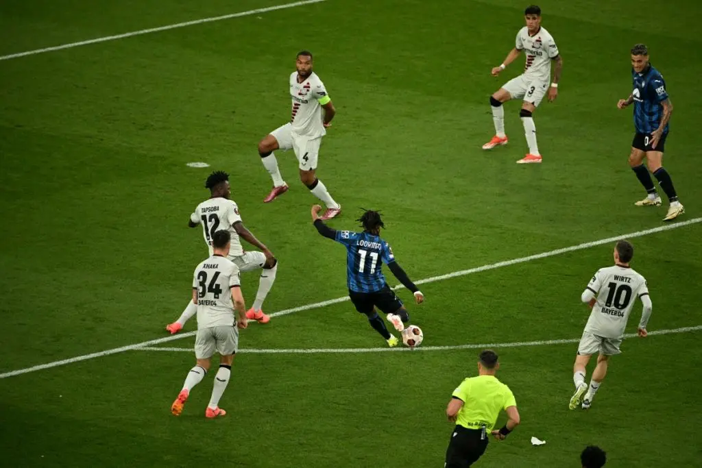 Cover image for Sports minister showers encomiums on Europa champion, Lookman