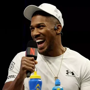 Anthony Joshua relocates to Miami for Jake Paul fight