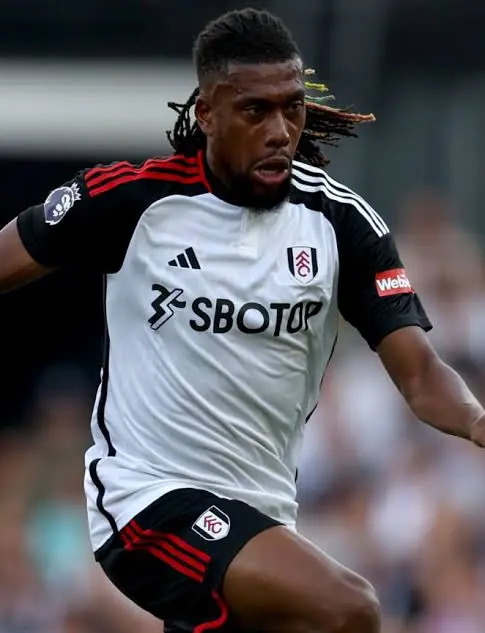 Cover image for Iwobi advices Myles to be patient
