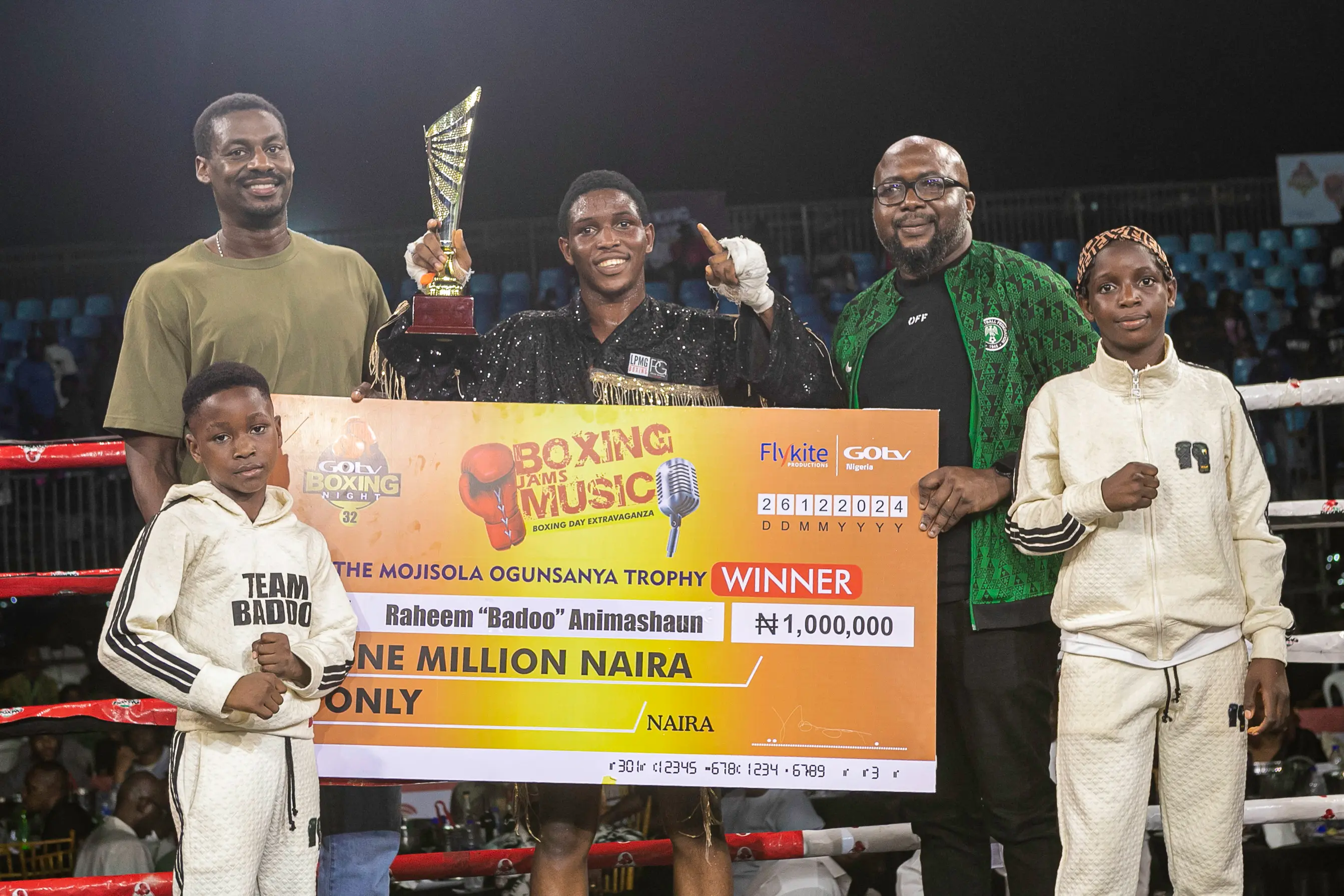 Cover image for 'Badoo' wins N1m Best Boxer prize at GOtv Boxing Night 32