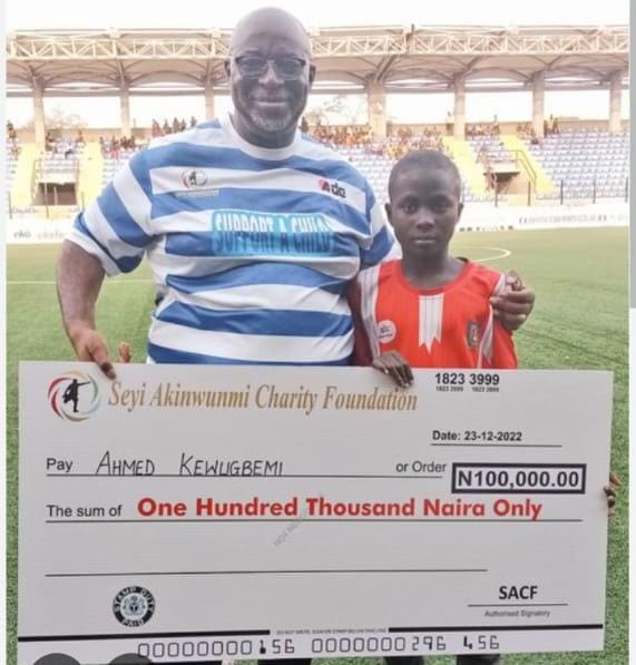 Cover image for Igbobi College hosts Seyi Akinwunmi Charity Foundation event Dec. 27