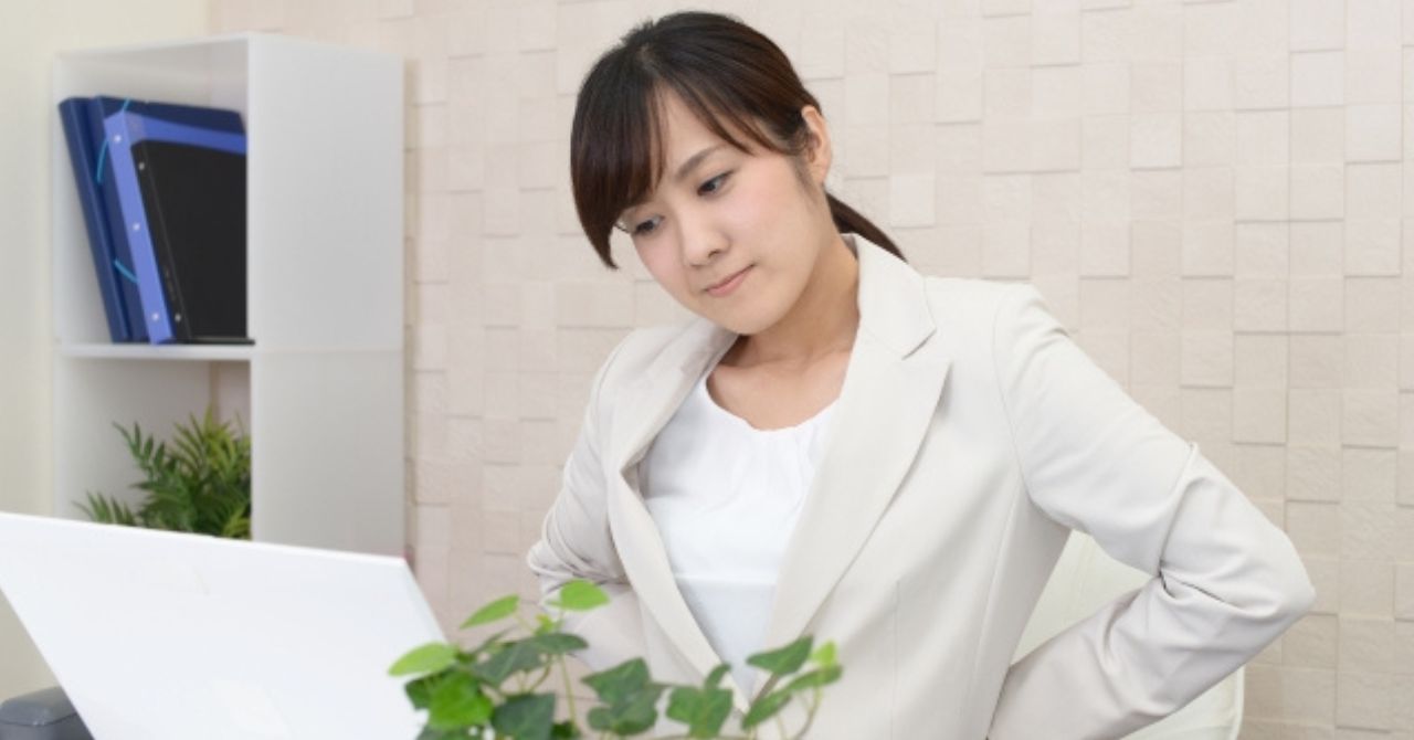長時間のデスクワークによる腰痛