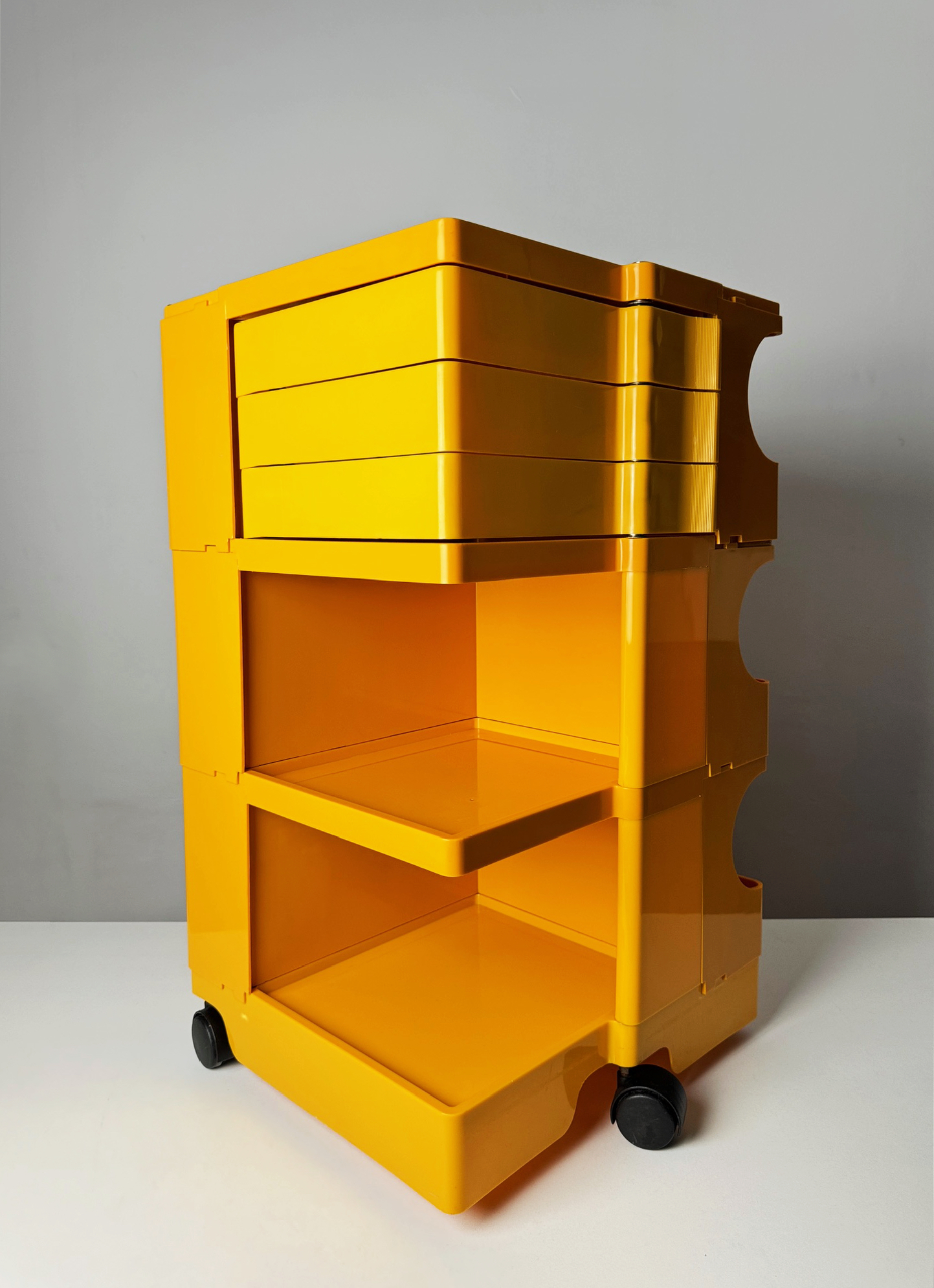 Joe Colombo | Makers | Retro Pickers