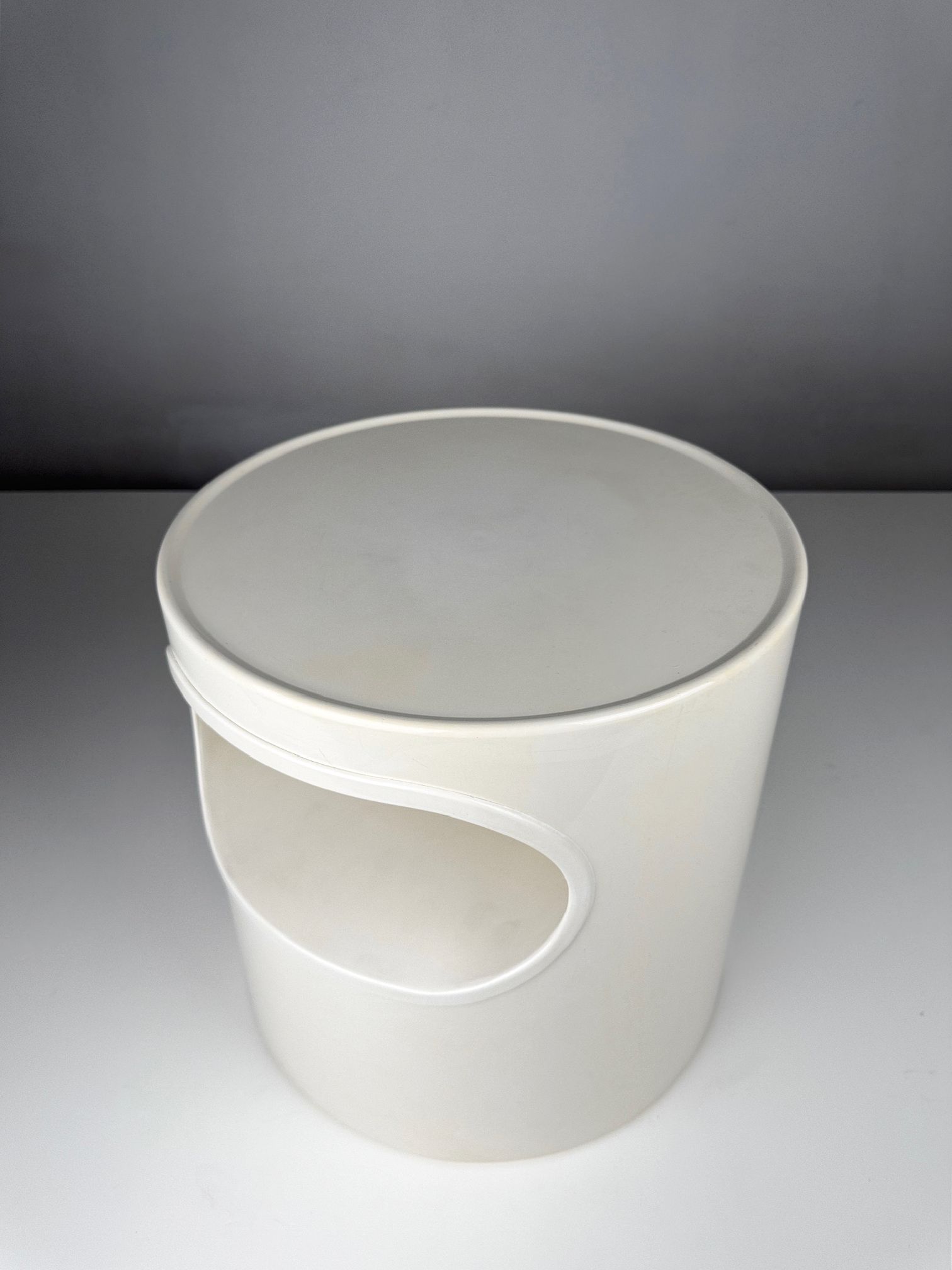 Mesa Artemide mod. Giano-Giano-Vano diseño de Emma Gismondi