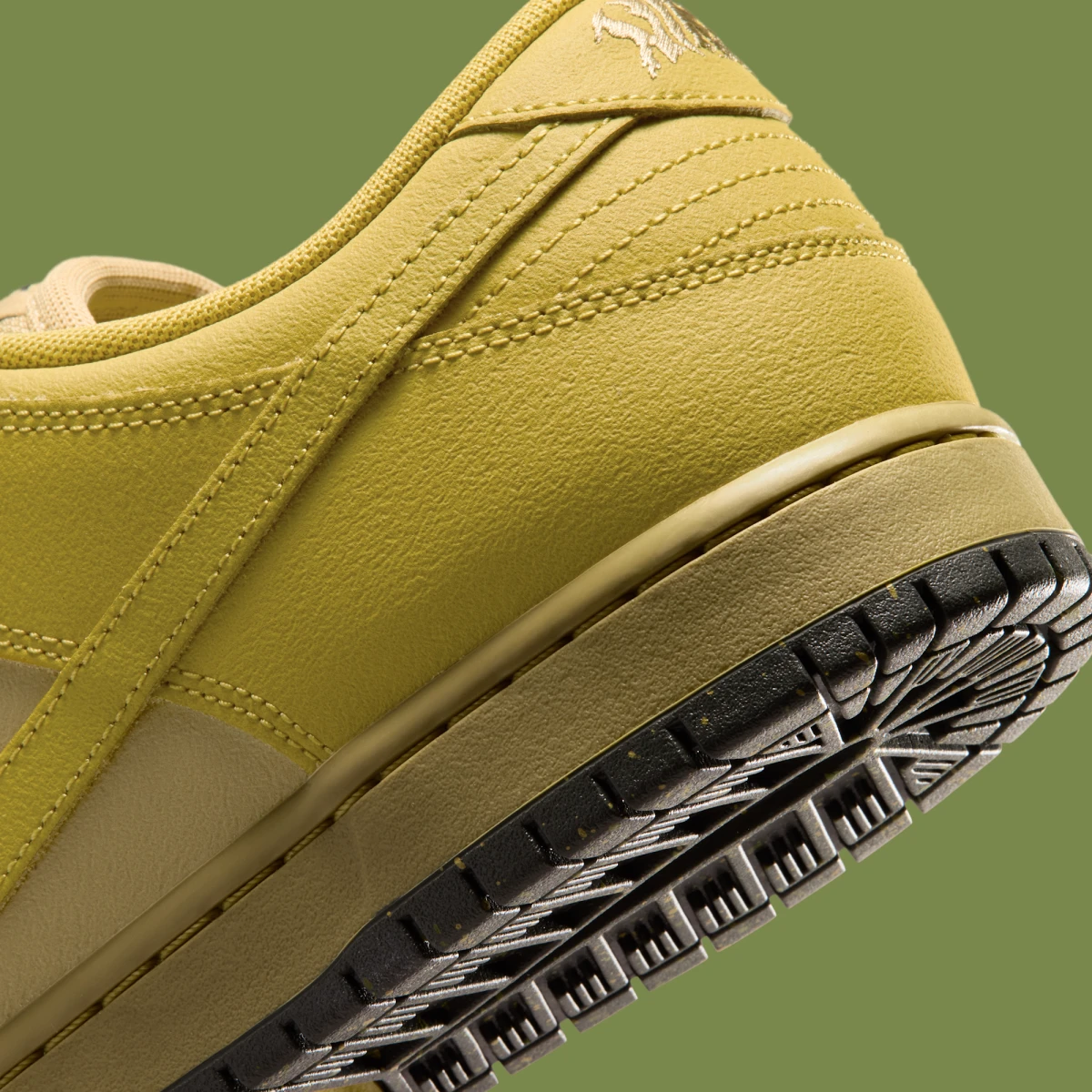 Nike SB Dunk Low Pro "Saffron Quartz and Pear"