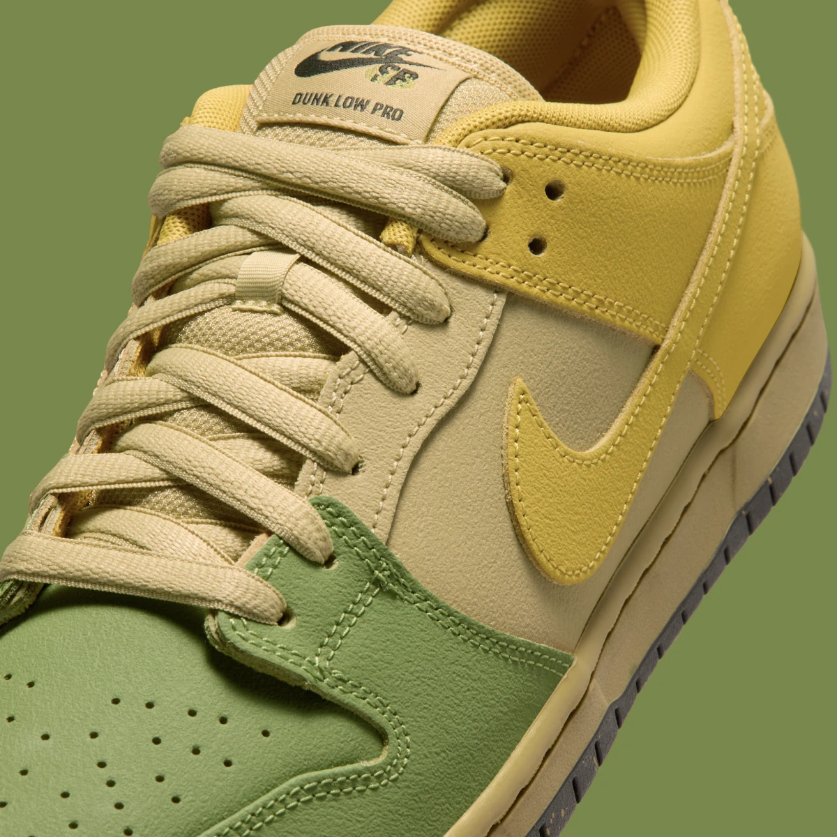 Nike SB Dunk Low Pro "Saffron Quartz and Pear"
