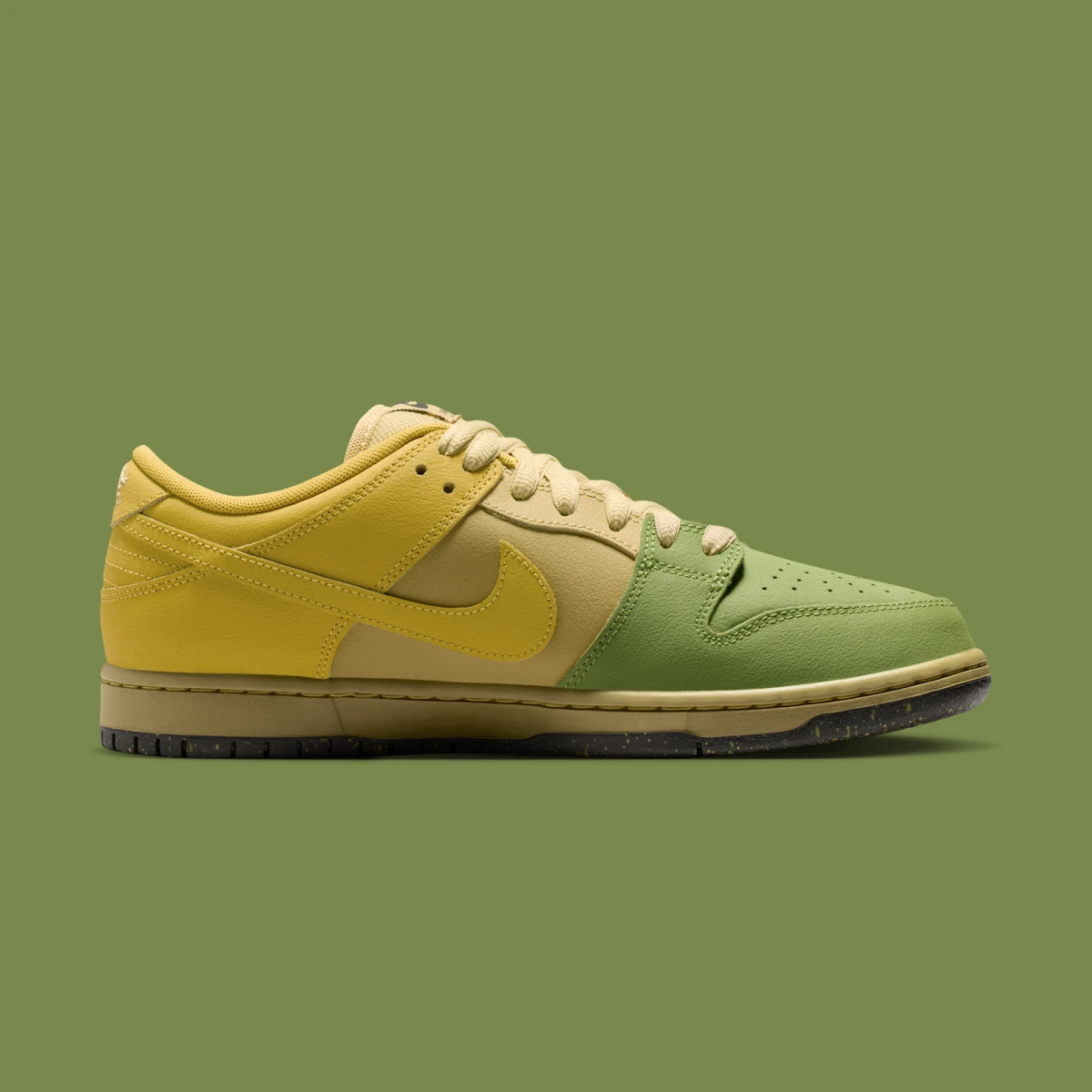 Nike SB Dunk Low Pro "Saffron Quartz and Pear"