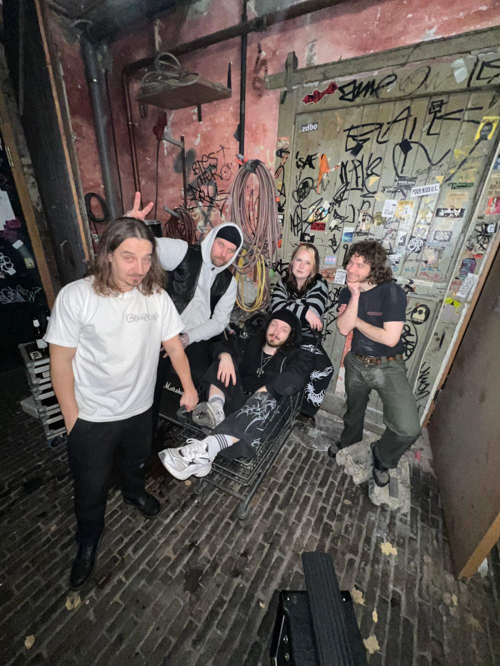 Desolat im Backstage AZ Mülheim 2025