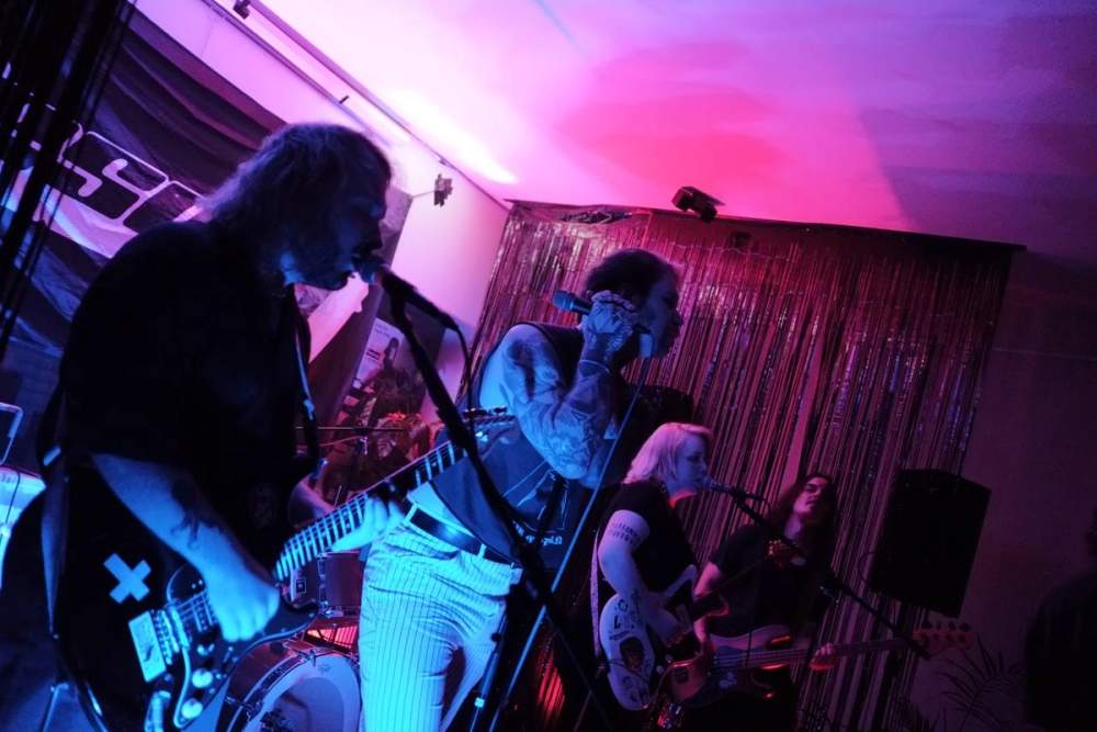 live with oak hands at HIND Gelsenkirchen